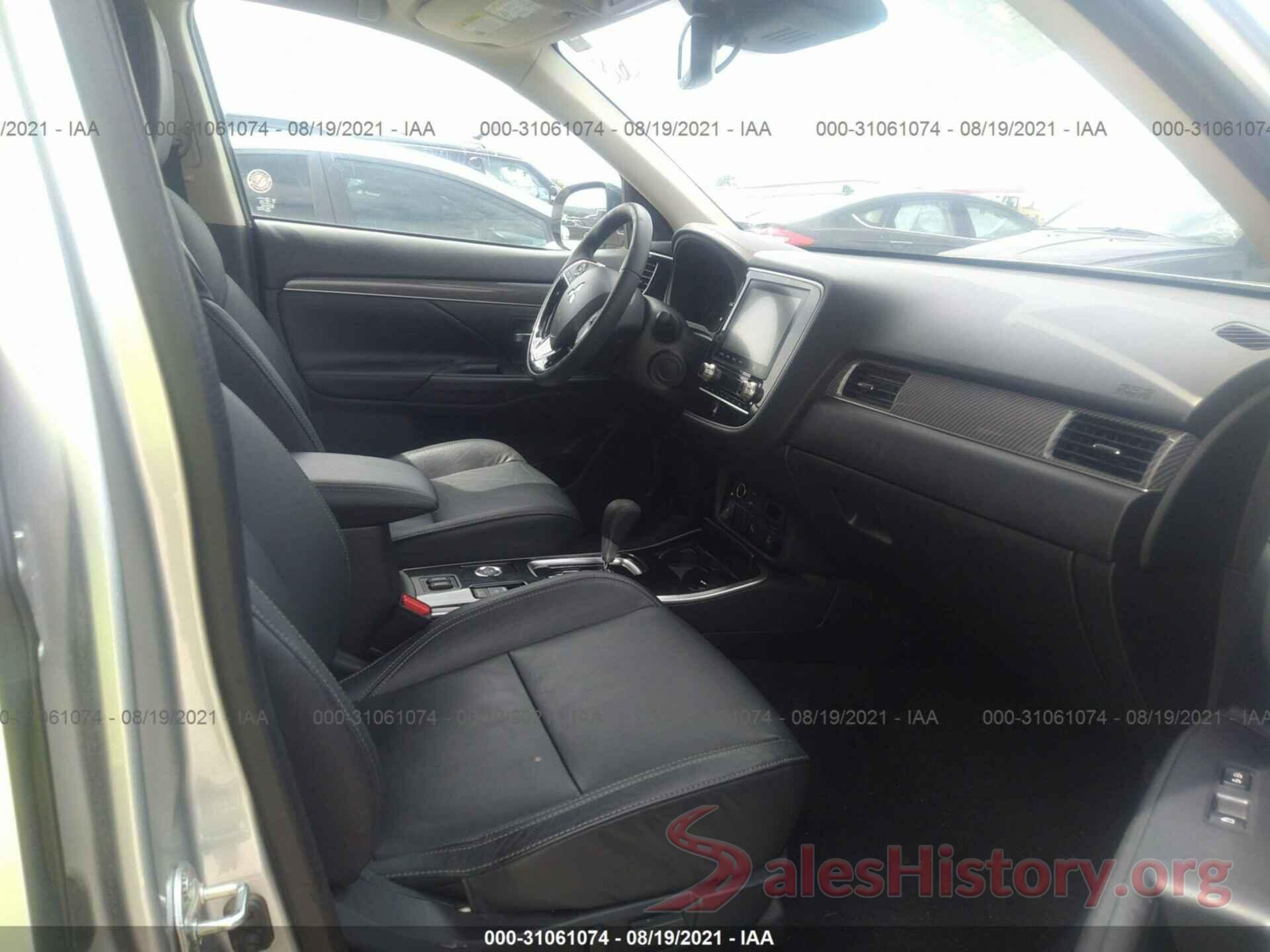 JA4AZ3A38LZ024979 2020 MITSUBISHI OUTLANDER