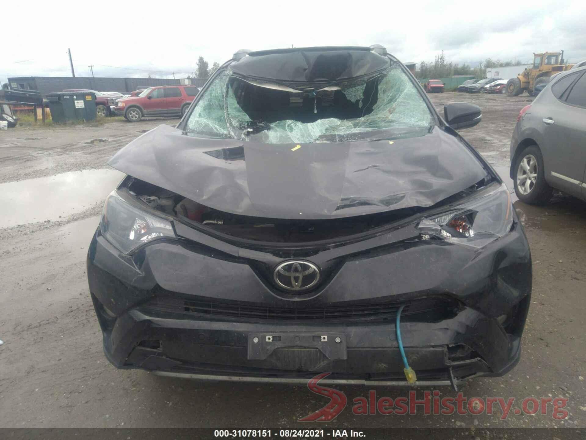 2T3RFREV6JW808638 2018 TOYOTA RAV4