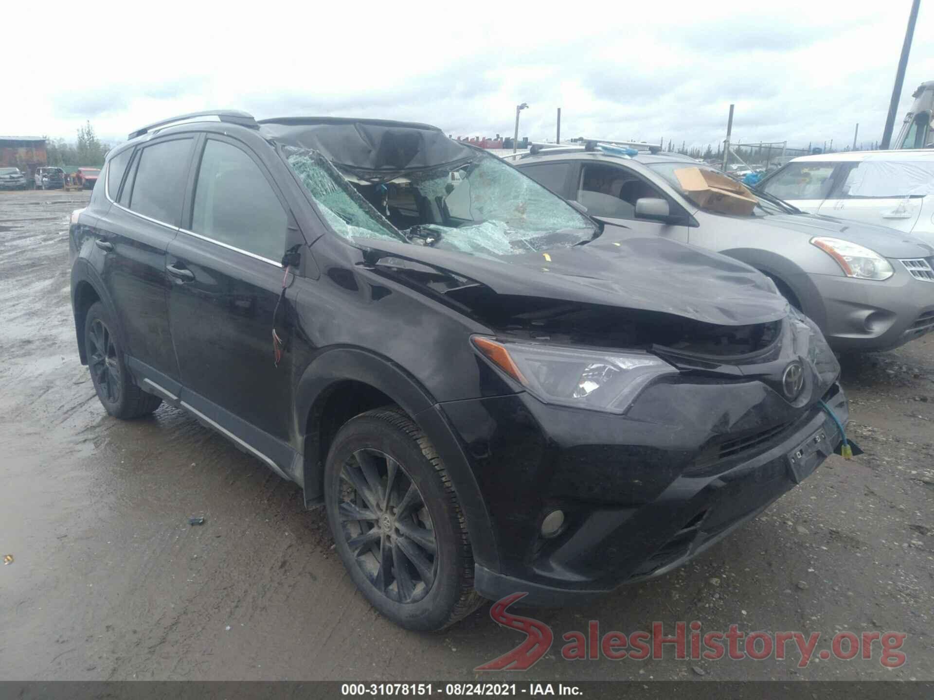 2T3RFREV6JW808638 2018 TOYOTA RAV4