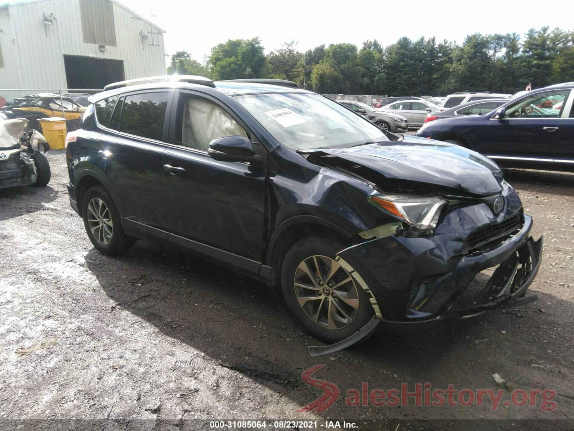 JTMRJREV7JD216662 2018 TOYOTA RAV4