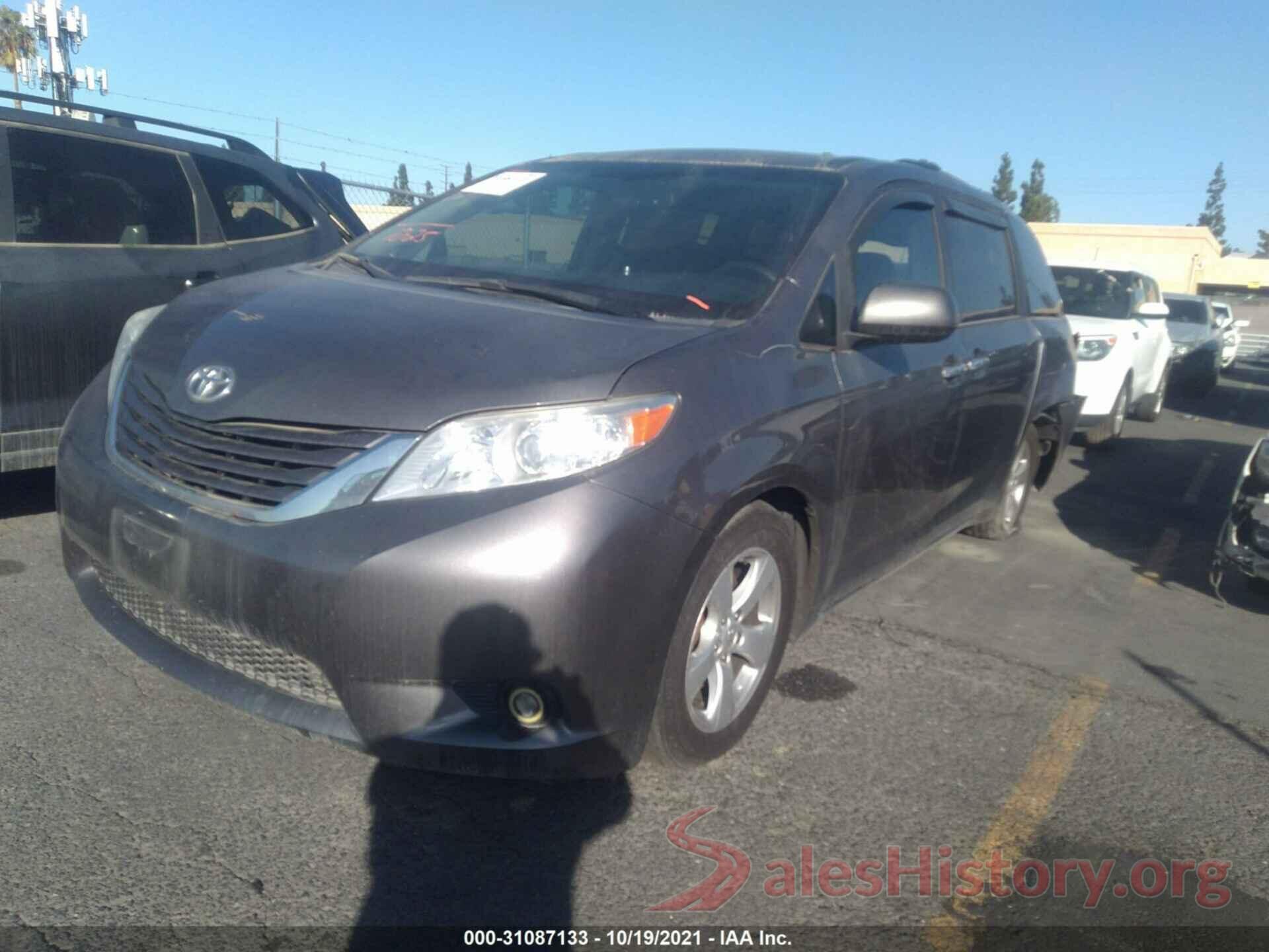 5TDKZ3DC3HS781271 2017 TOYOTA SIENNA