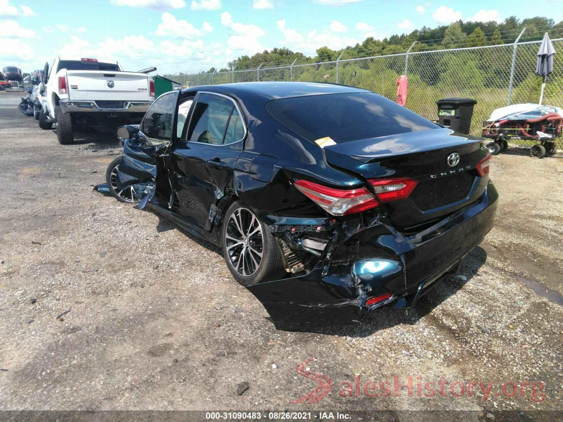 4T1B11HK7JU560122 2018 TOYOTA CAMRY