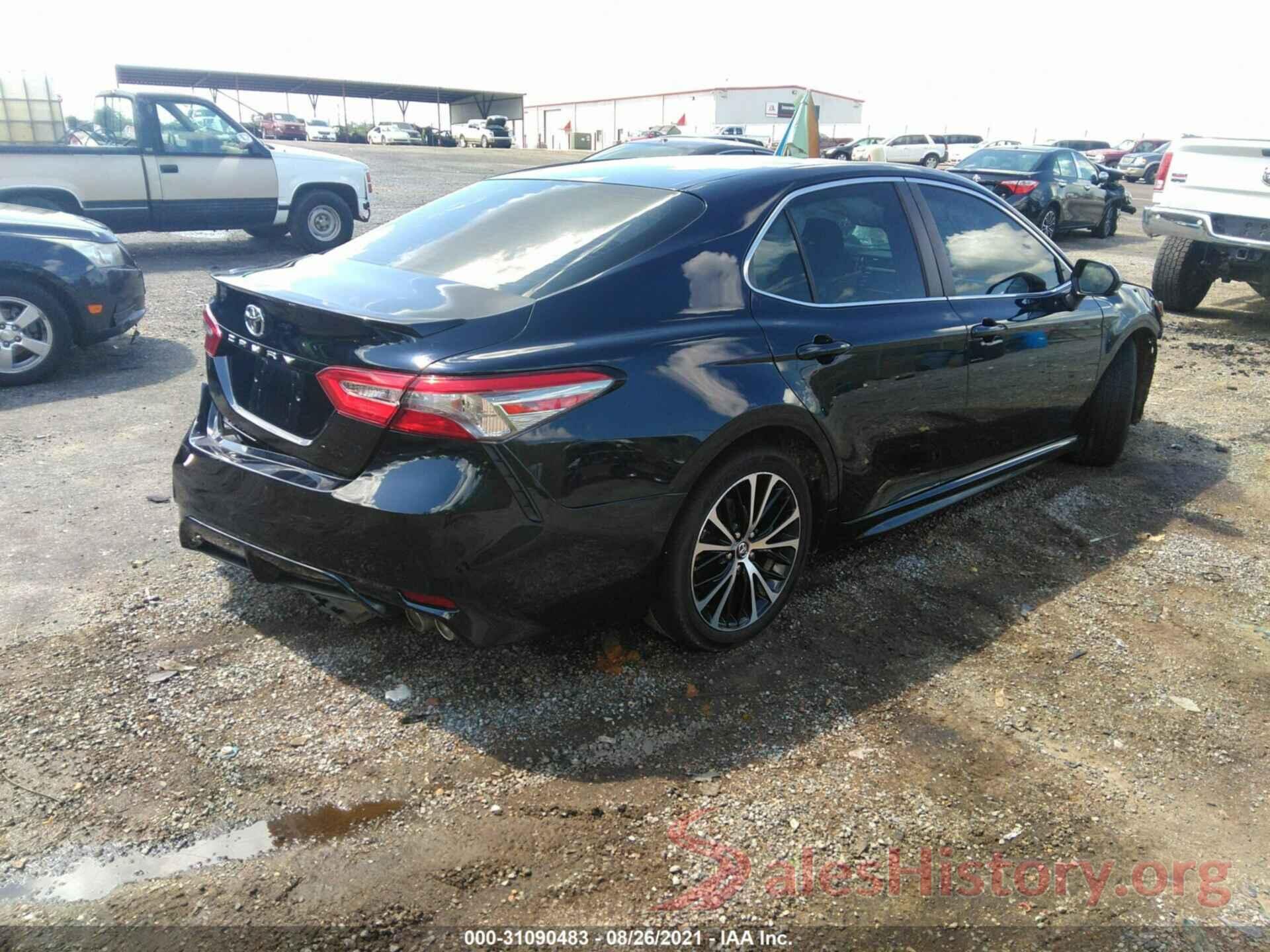 4T1B11HK7JU560122 2018 TOYOTA CAMRY