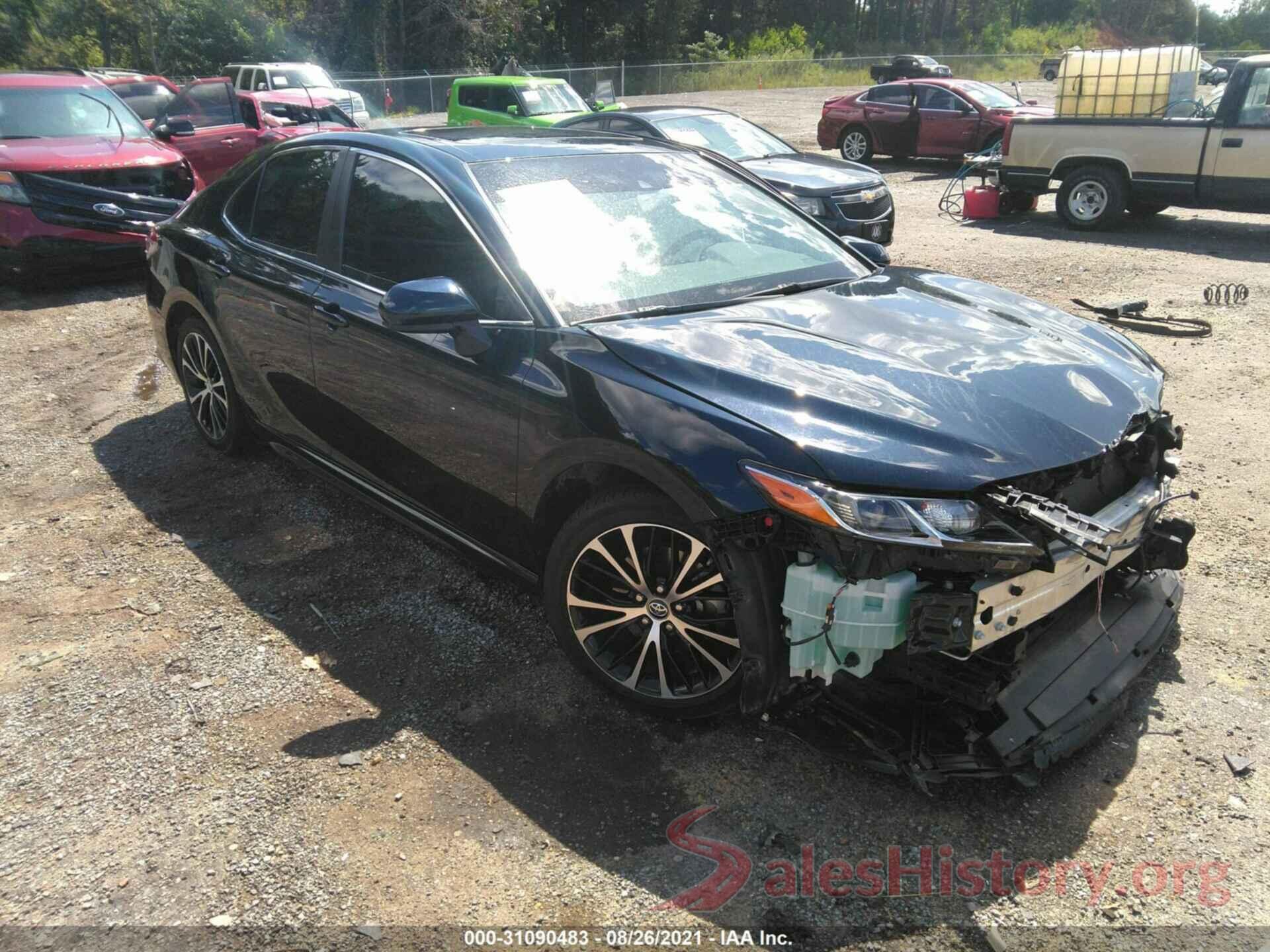 4T1B11HK7JU560122 2018 TOYOTA CAMRY