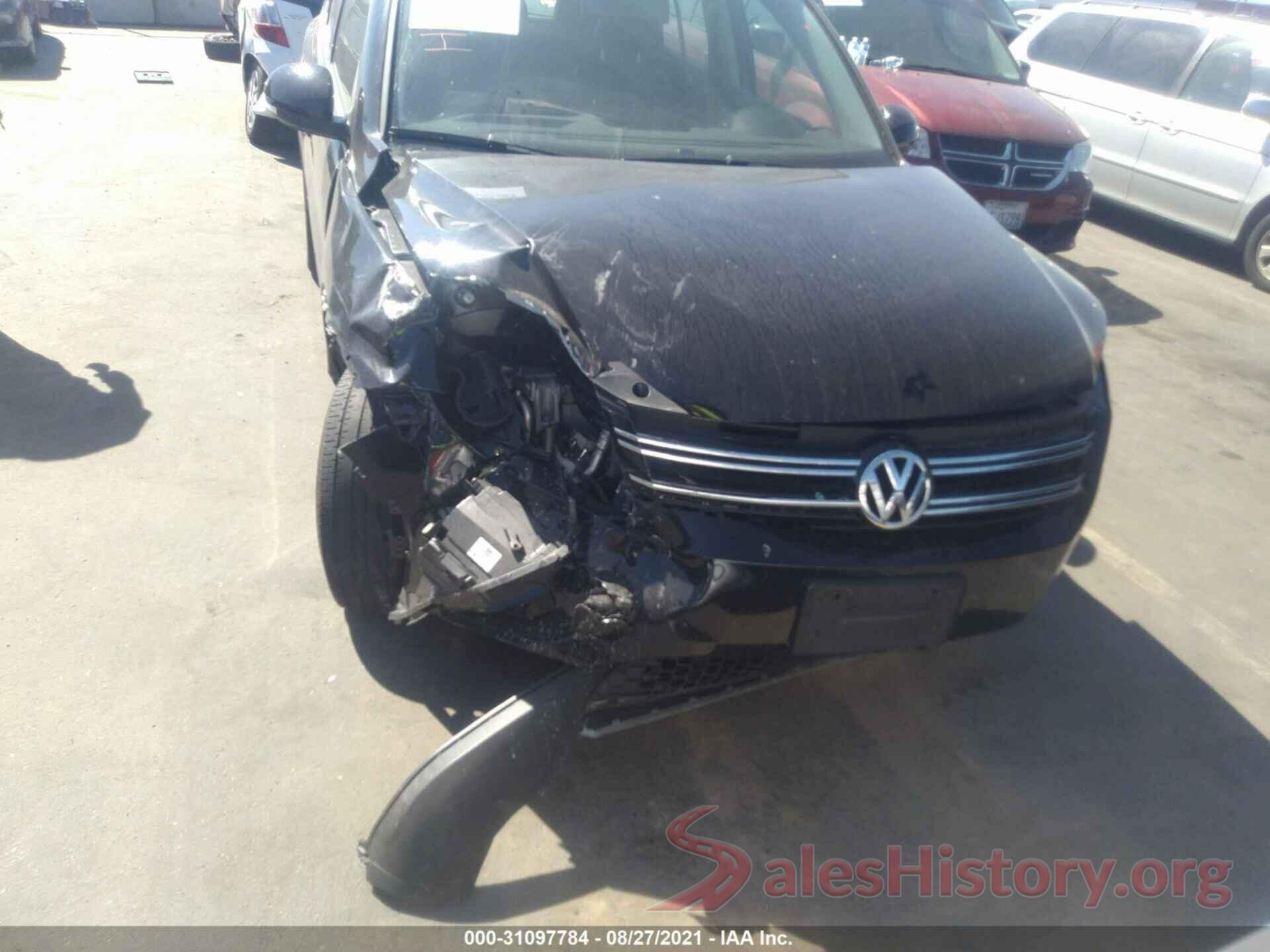 WVGAV7AX0HK028709 2017 VOLKSWAGEN TIGUAN