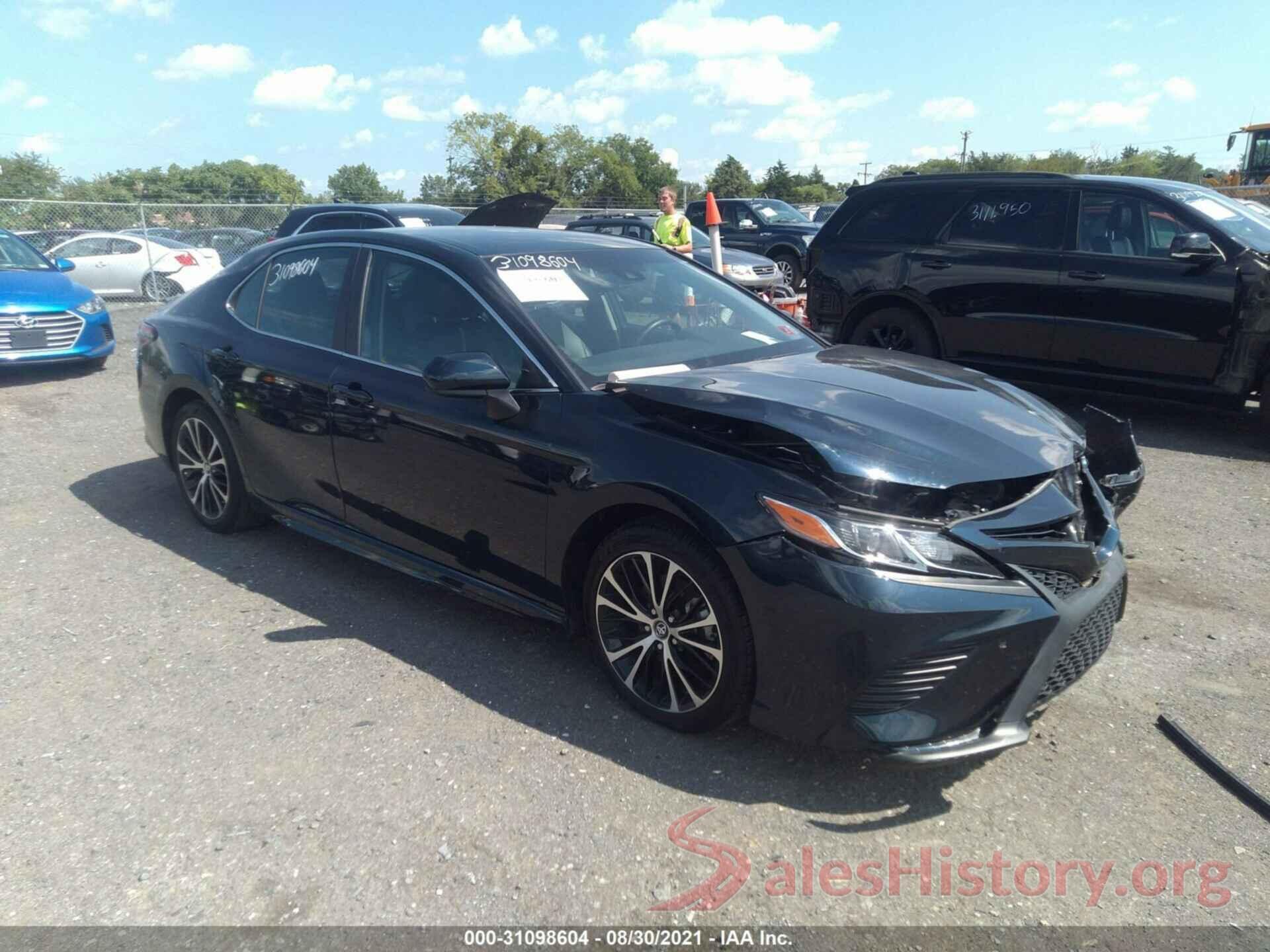 4T1B11HK6JU525149 2018 TOYOTA CAMRY