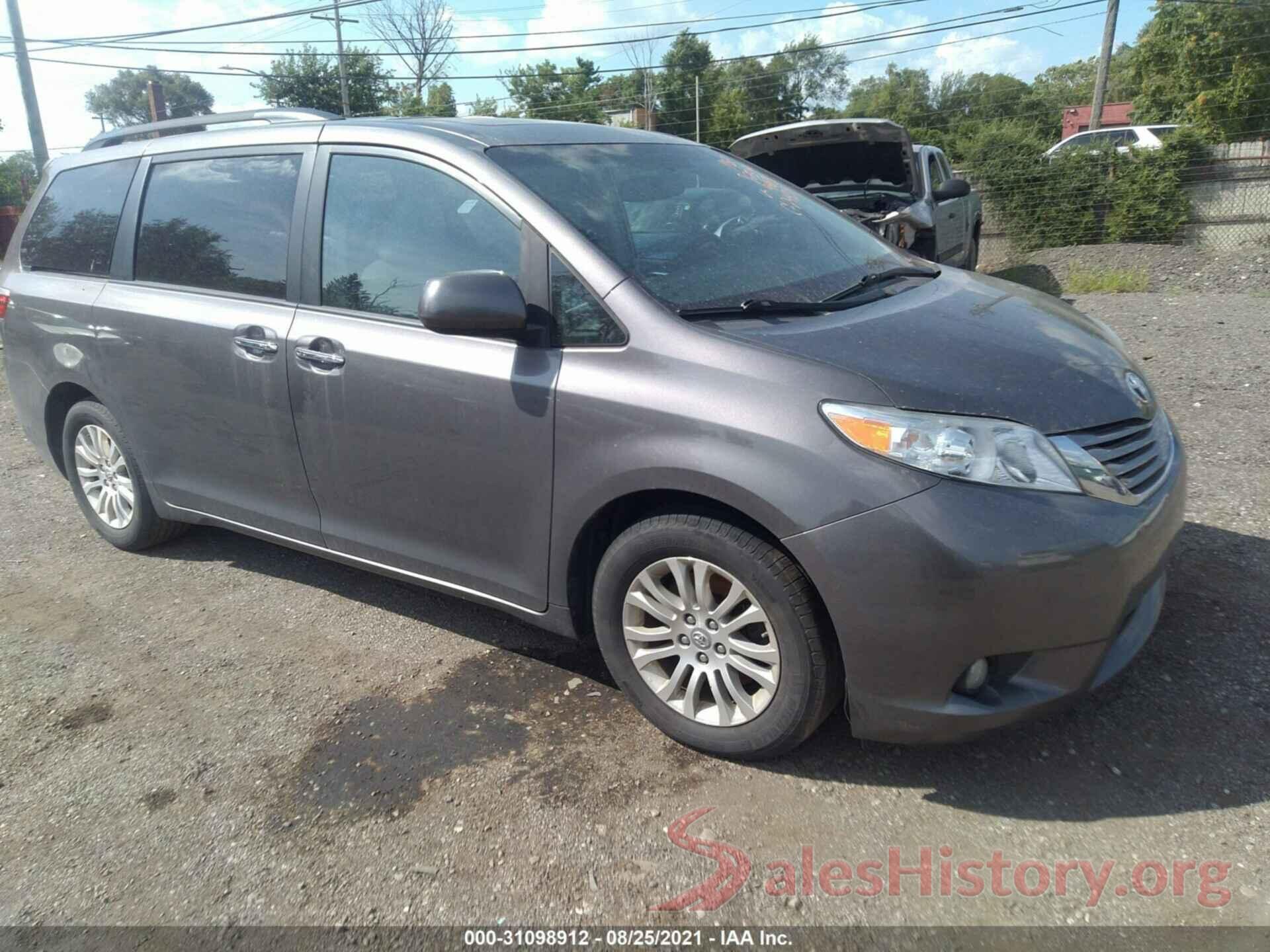 5TDYZ3DC3HS819463 2017 TOYOTA SIENNA