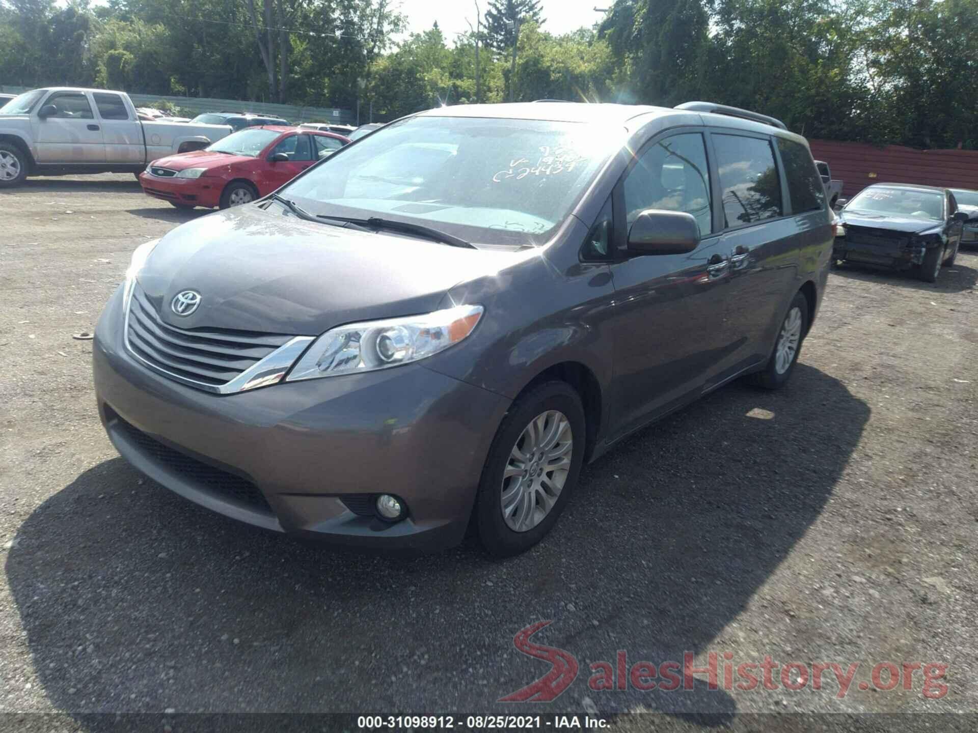 5TDYZ3DC3HS819463 2017 TOYOTA SIENNA