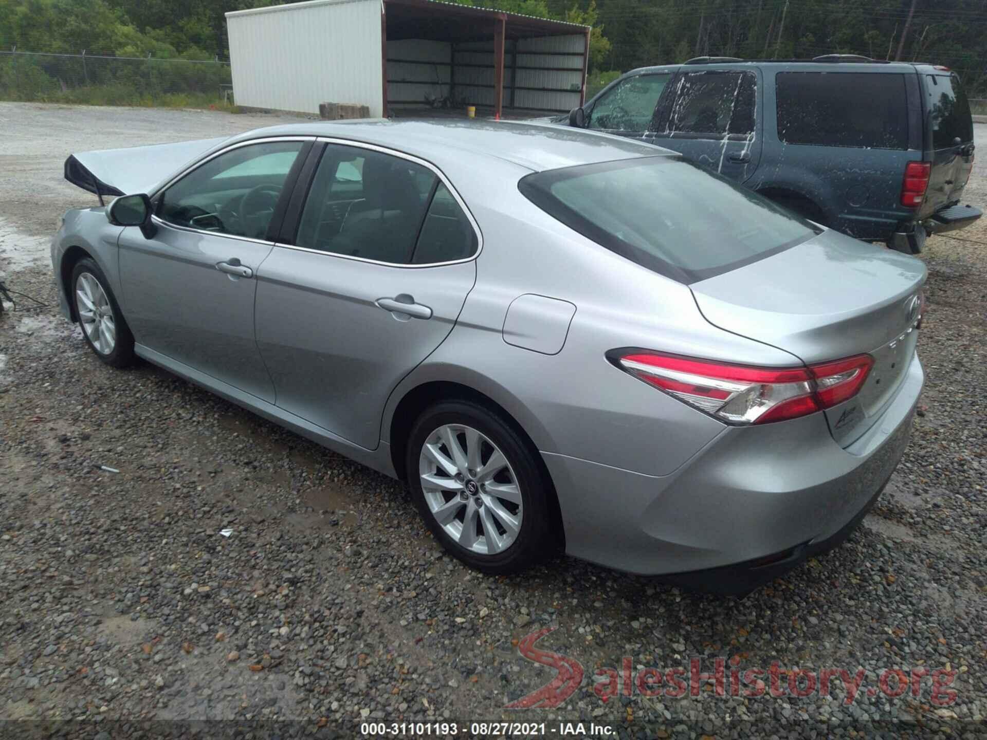 4T1B11HK8JU131457 2018 TOYOTA CAMRY