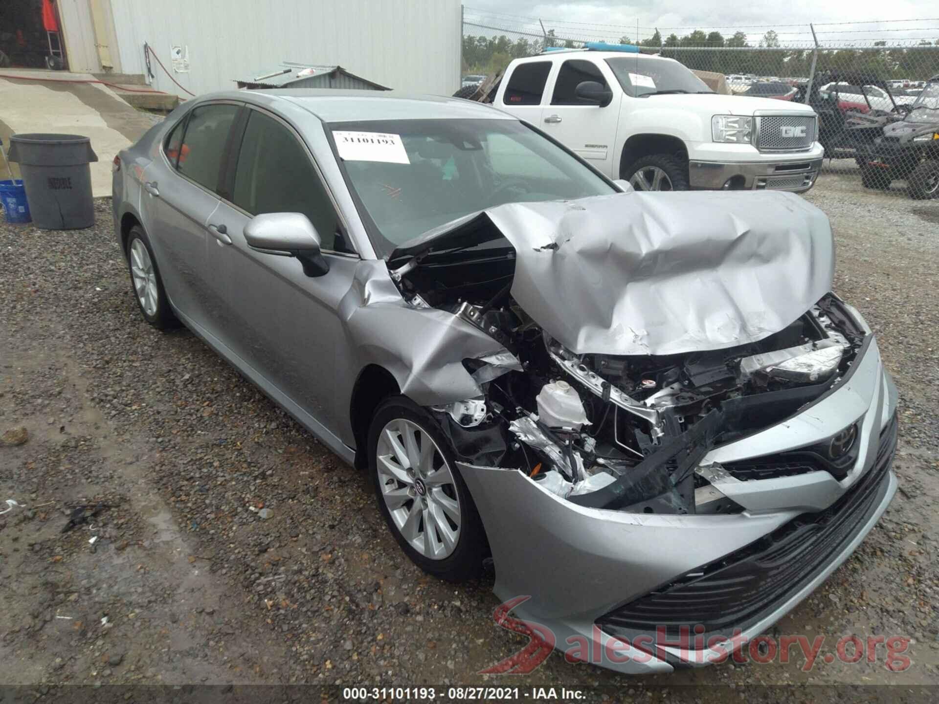 4T1B11HK8JU131457 2018 TOYOTA CAMRY