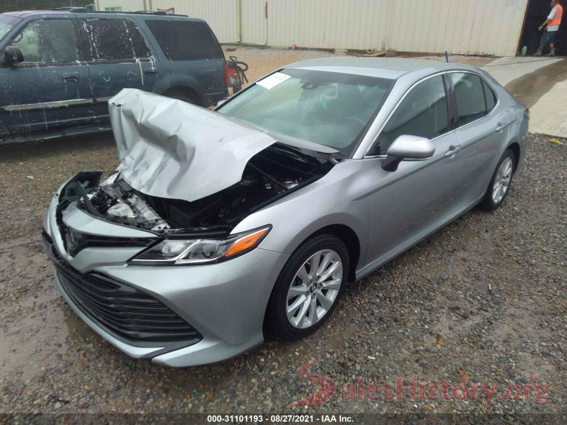 4T1B11HK8JU131457 2018 TOYOTA CAMRY