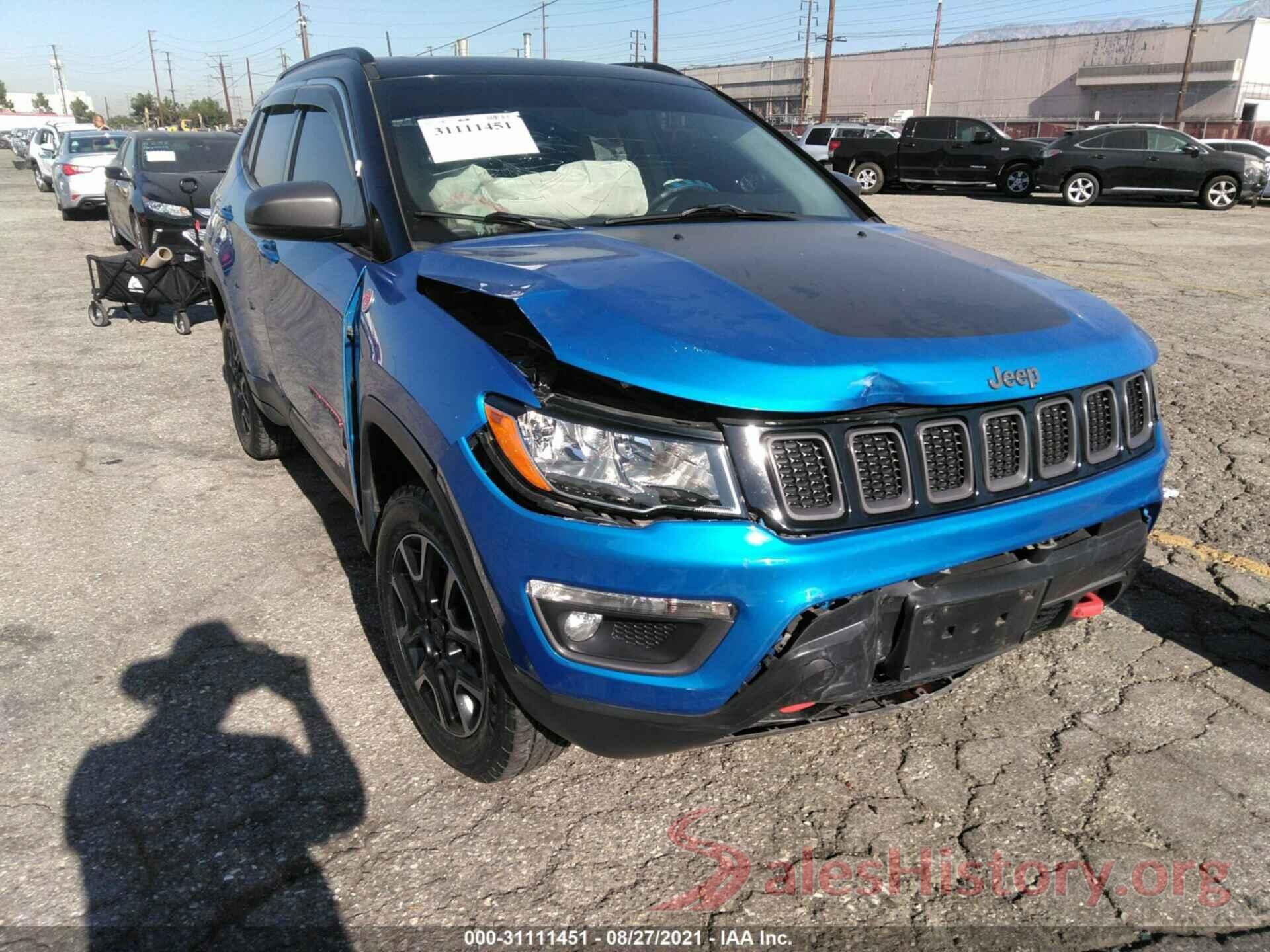 3C4NJDDB5KT617583 2019 JEEP COMPASS