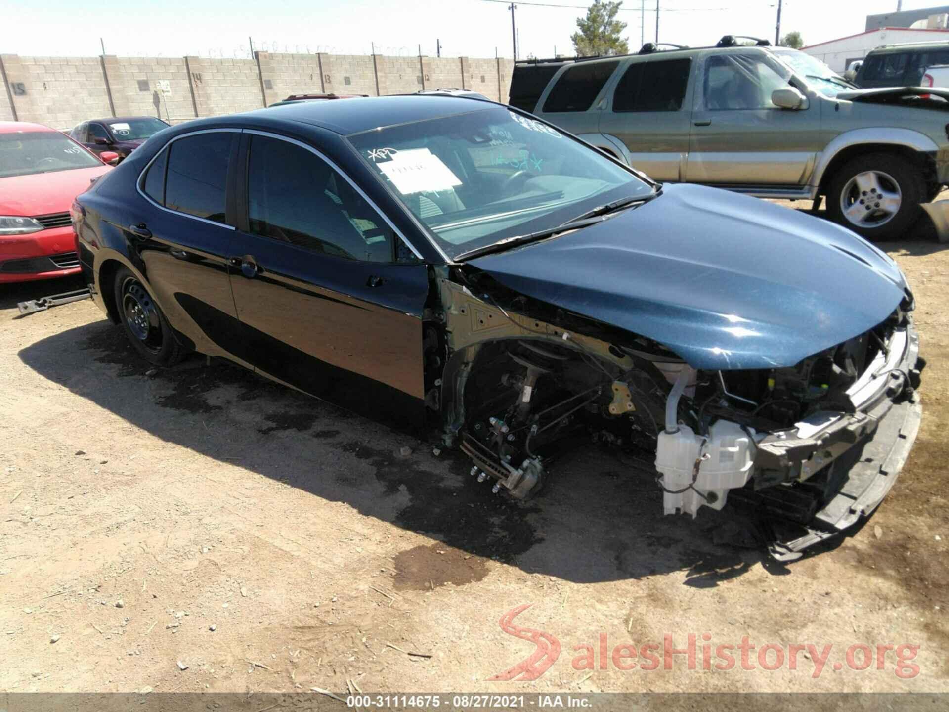 4T1B11HK0JU574864 2018 TOYOTA CAMRY