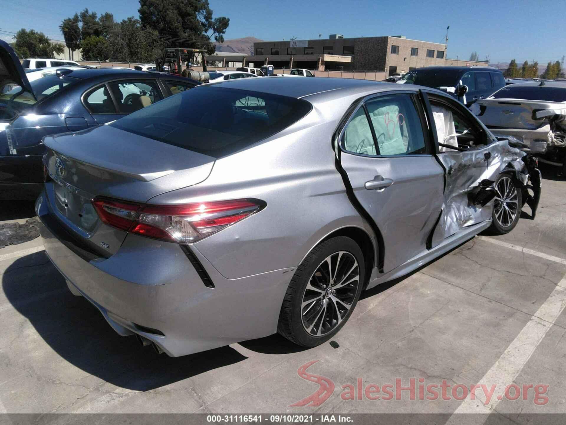 4T1B11HK9JU077473 2018 TOYOTA CAMRY