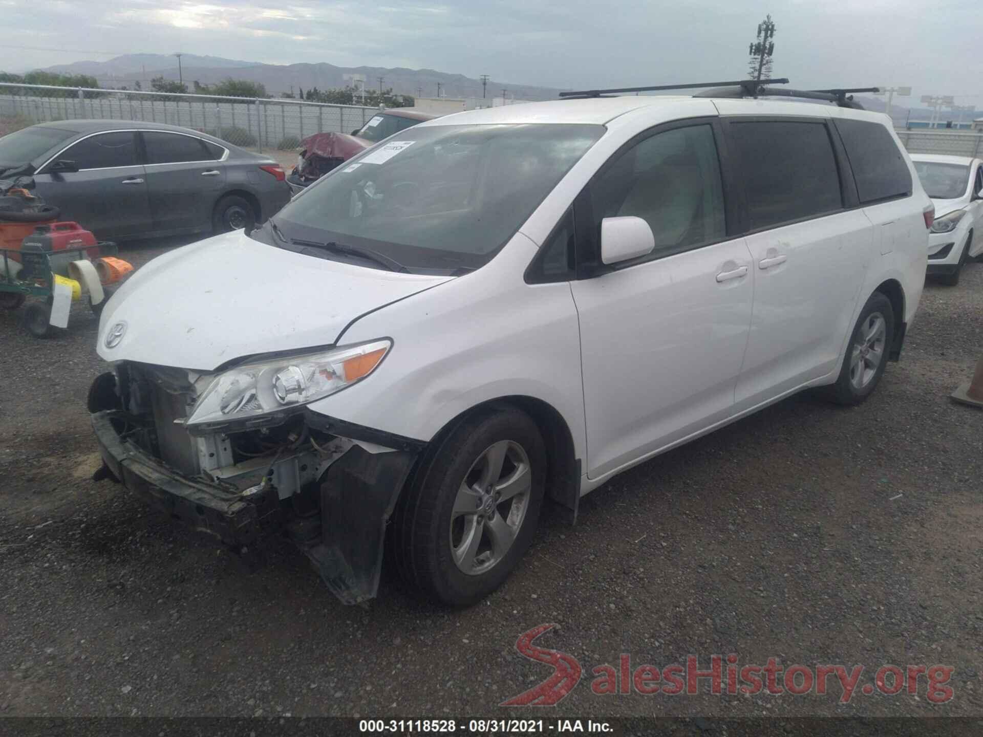 5TDKZ3DC3HS803026 2017 TOYOTA SIENNA