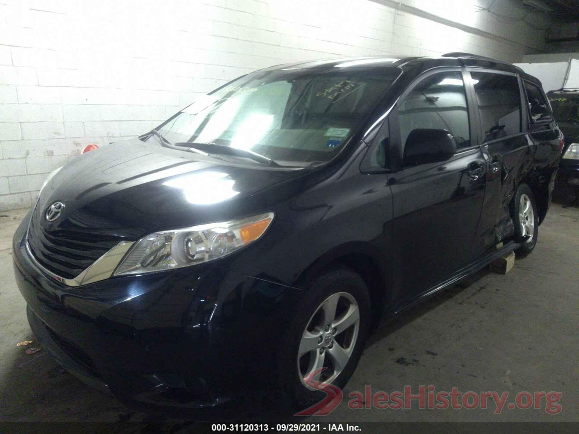 5TDKZ3DC0HS871073 2017 TOYOTA SIENNA