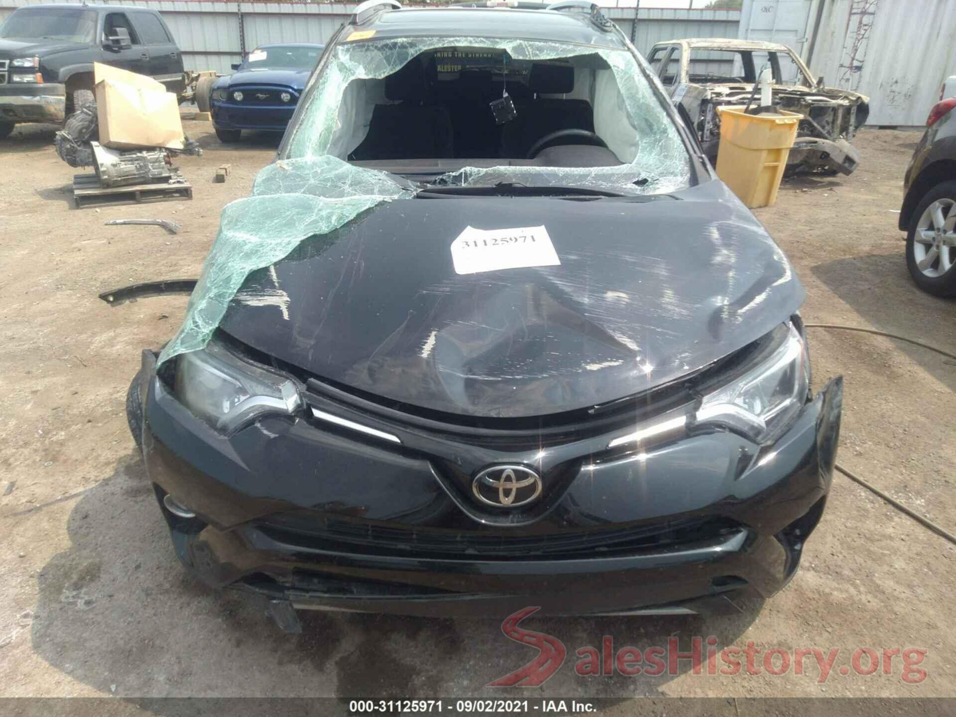 2T3RFREV7JW696142 2018 TOYOTA RAV4