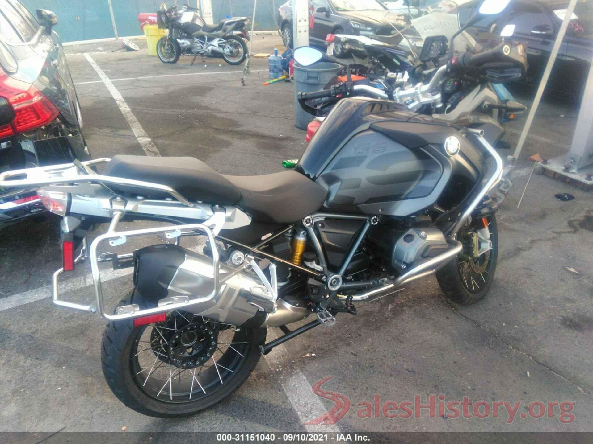 WB10A1207JZ952861 2018 BMW R1200