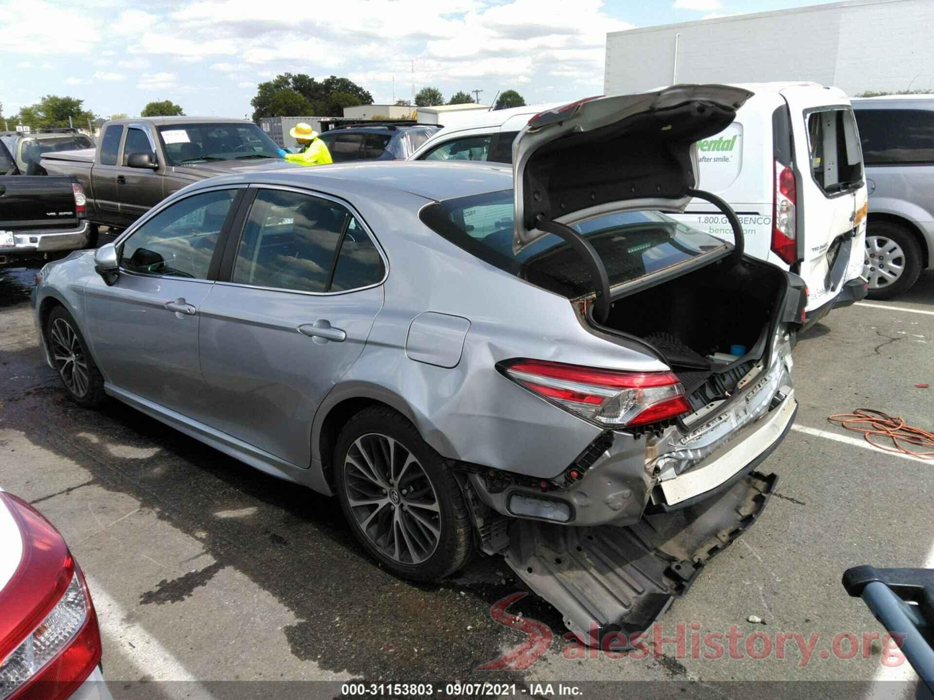 4T1B11HK9JU564284 2018 TOYOTA CAMRY