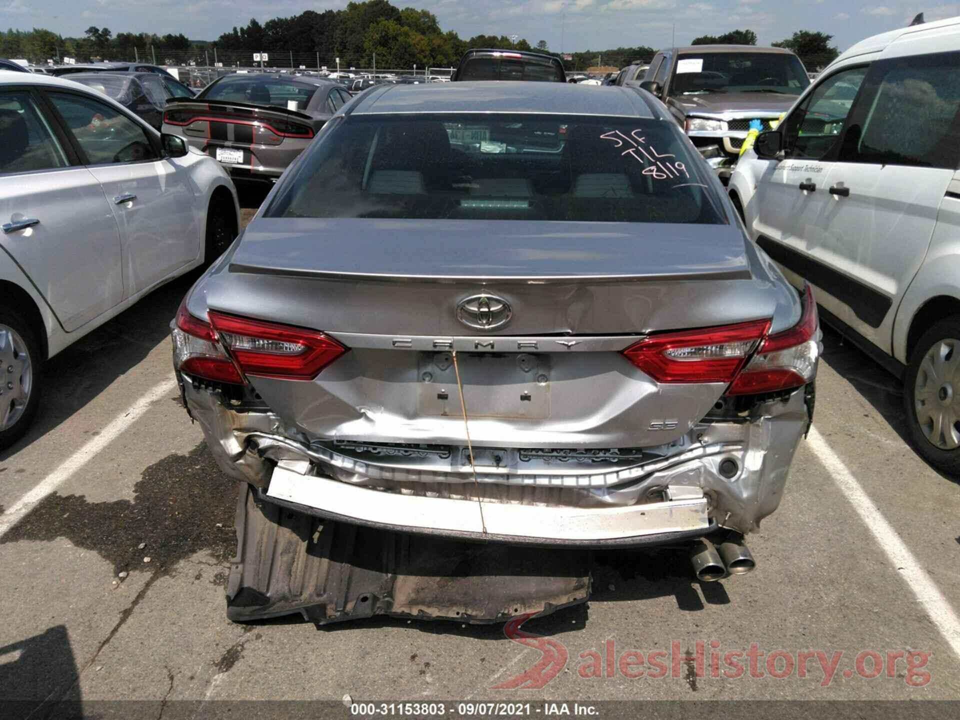 4T1B11HK9JU564284 2018 TOYOTA CAMRY