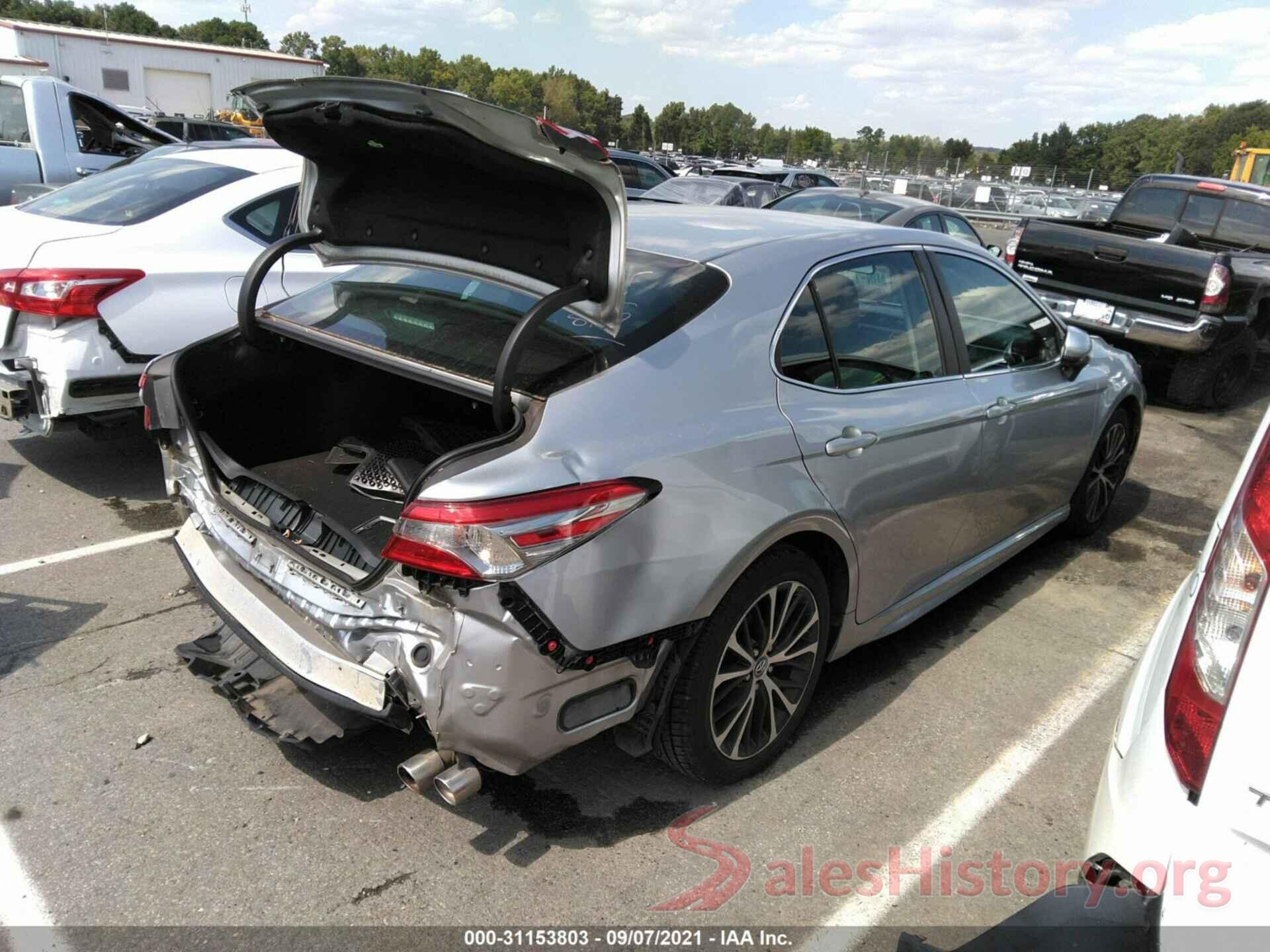 4T1B11HK9JU564284 2018 TOYOTA CAMRY