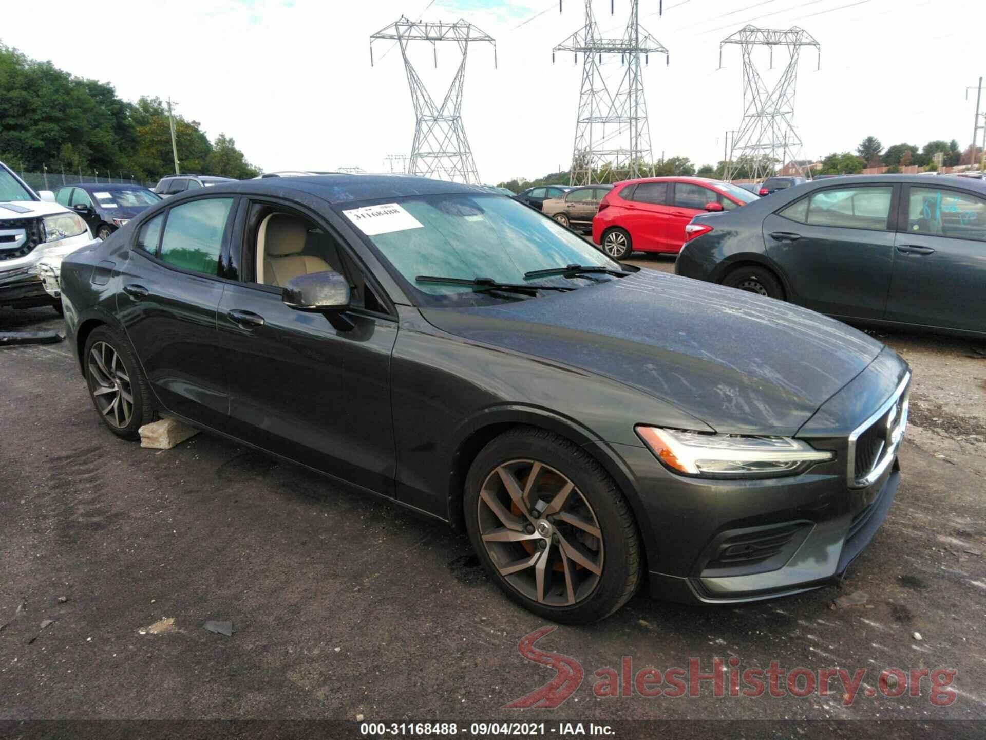 7JRA22TK8KG015932 2019 VOLVO S60