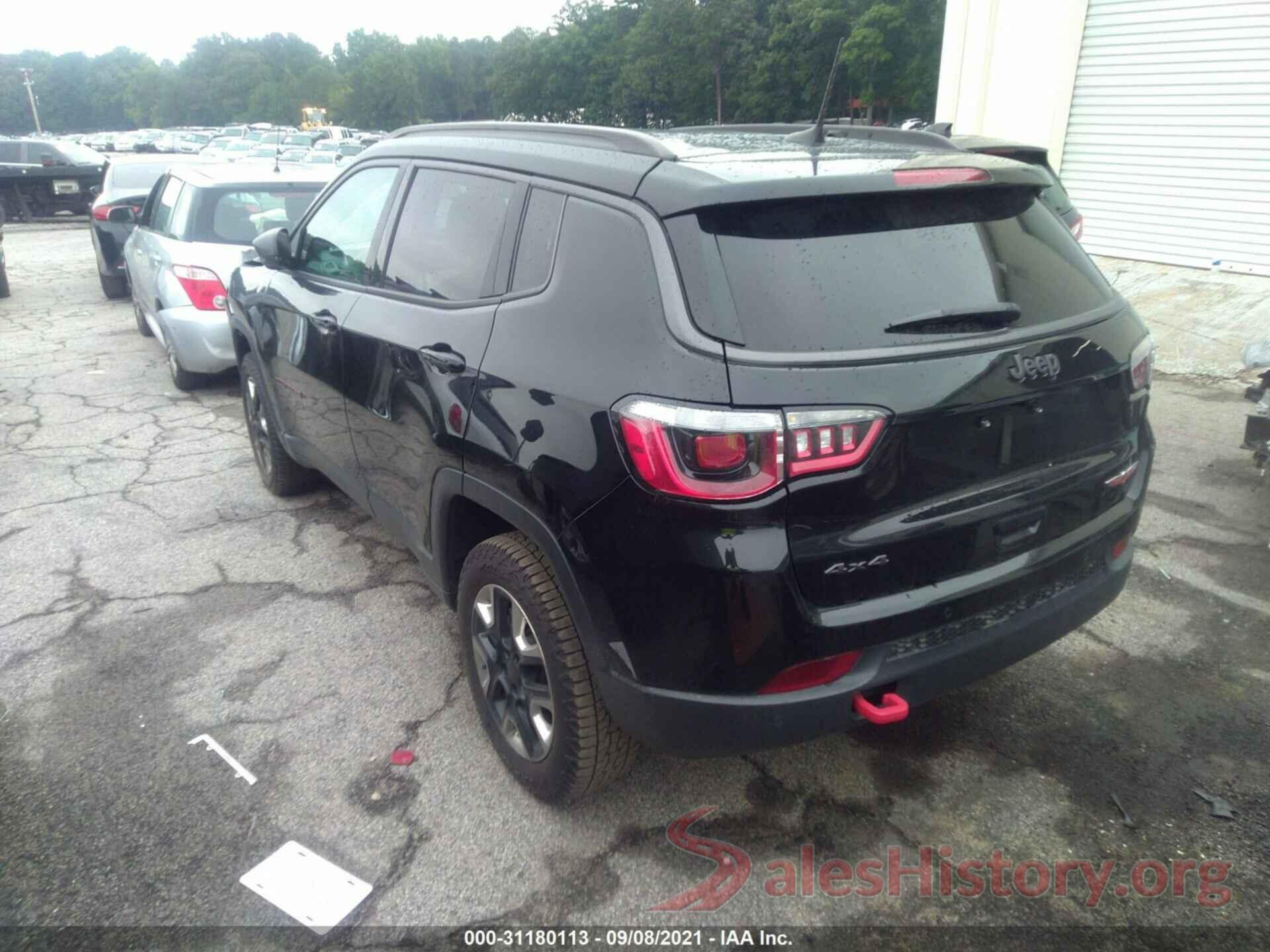 3C4NJDDB8JT264562 2018 JEEP COMPASS