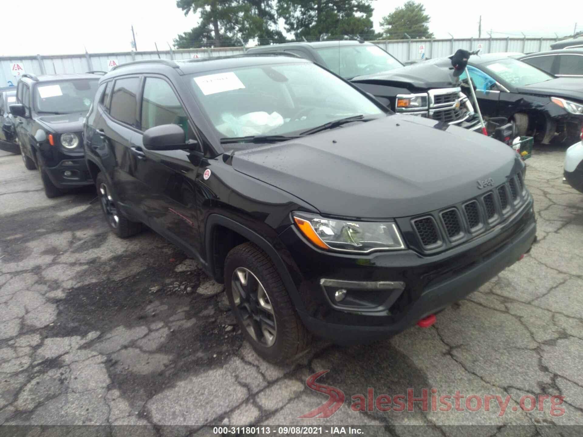 3C4NJDDB8JT264562 2018 JEEP COMPASS