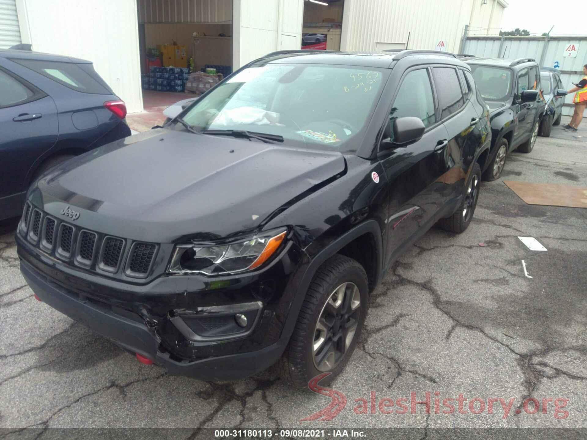 3C4NJDDB8JT264562 2018 JEEP COMPASS