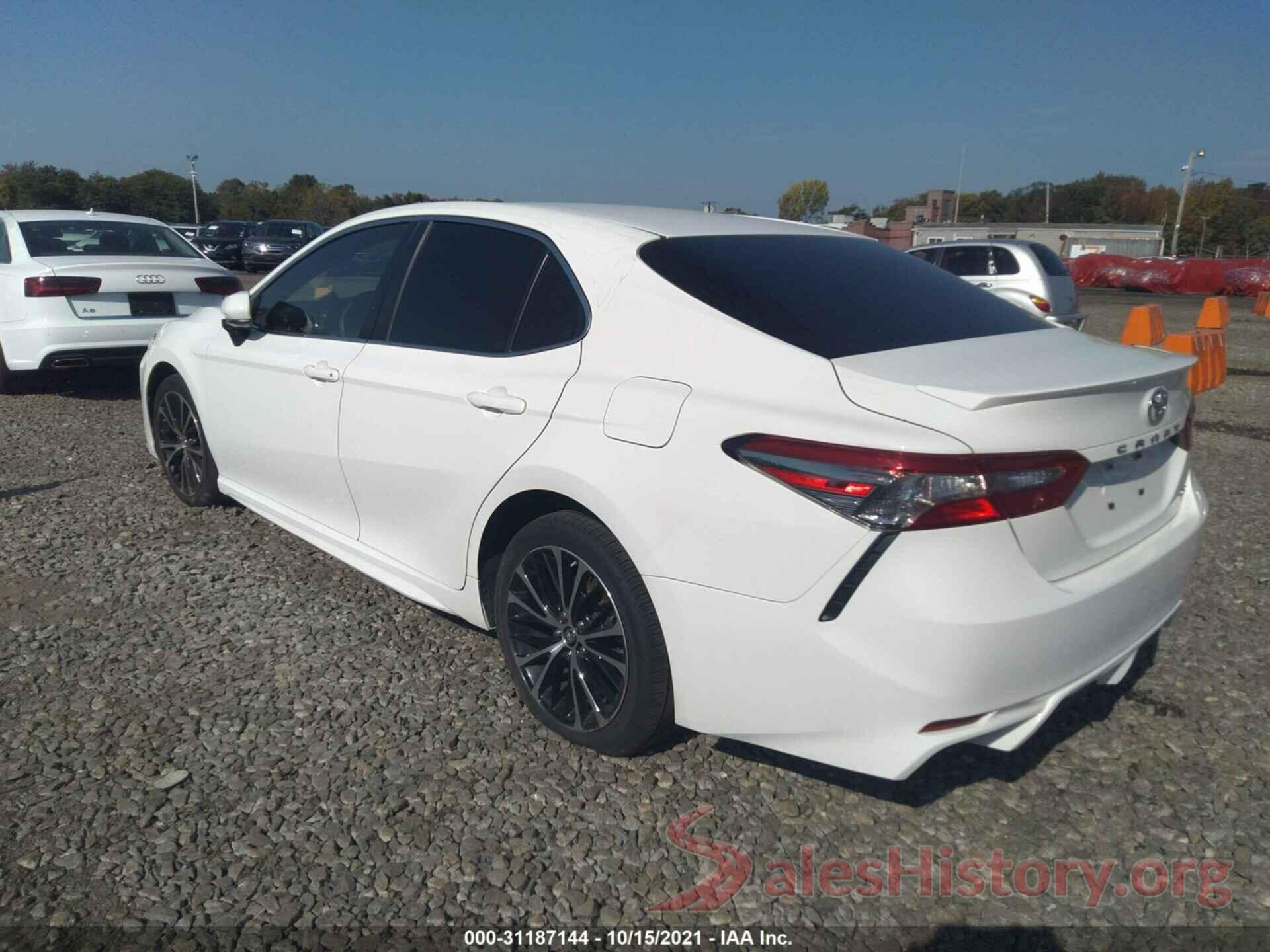 JTNB11HK8J3010742 2018 TOYOTA CAMRY