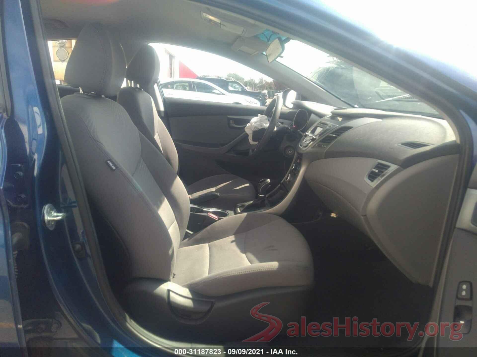 5NPDH4AE8GH749654 2016 HYUNDAI ELANTRA