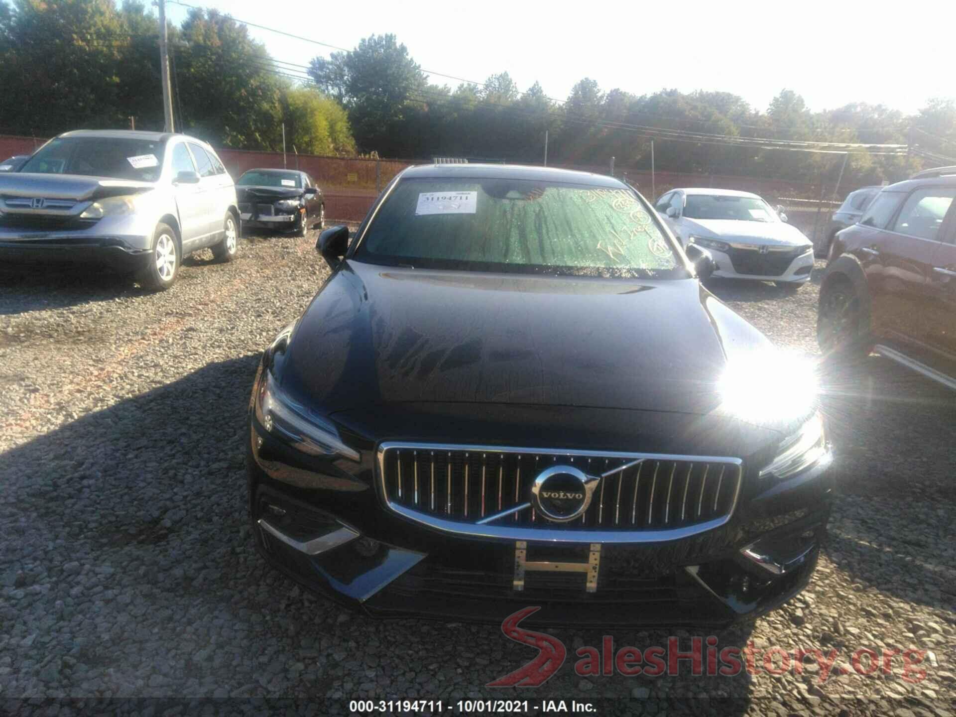 7JRA22TL1KG004019 2019 VOLVO S60