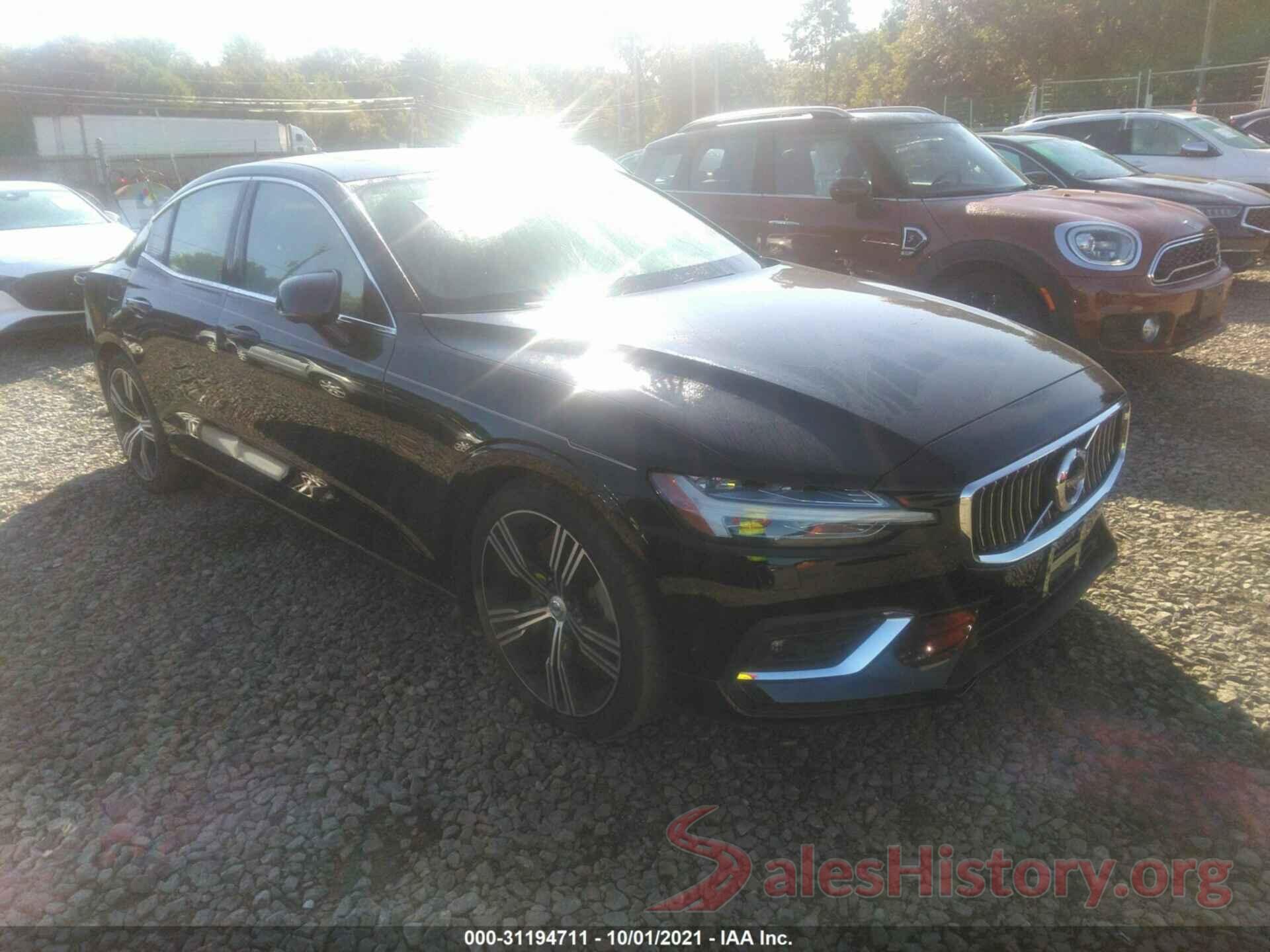 7JRA22TL1KG004019 2019 VOLVO S60