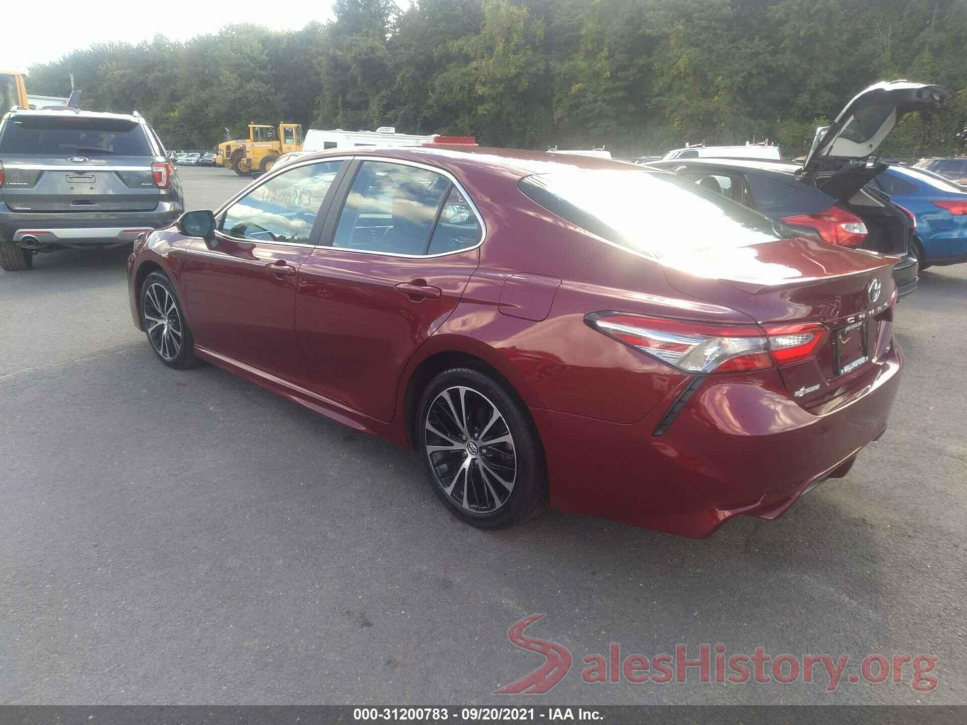 4T1B11HK8JU581013 2018 TOYOTA CAMRY