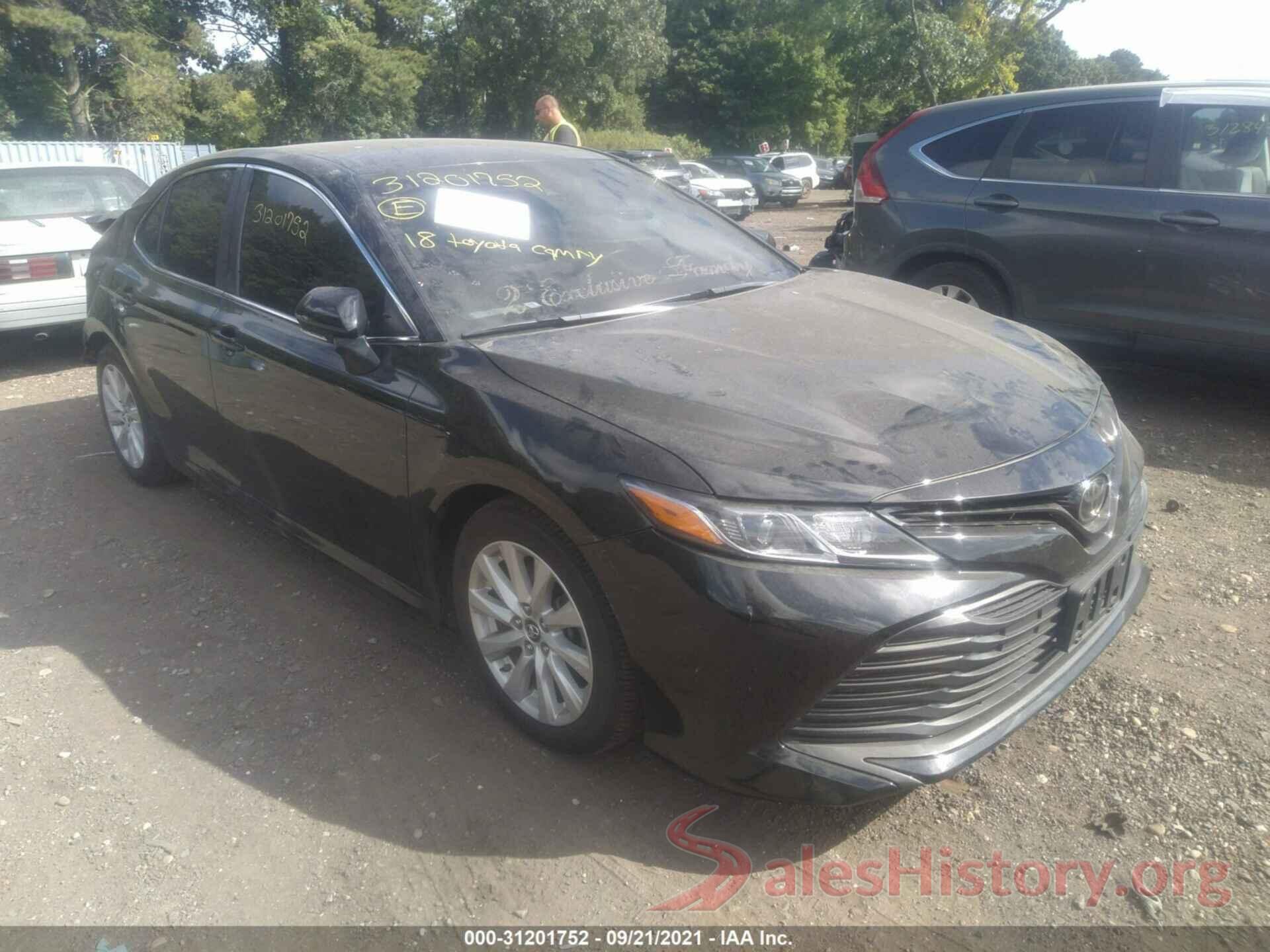 4T1B11HK2JU159447 2018 TOYOTA CAMRY