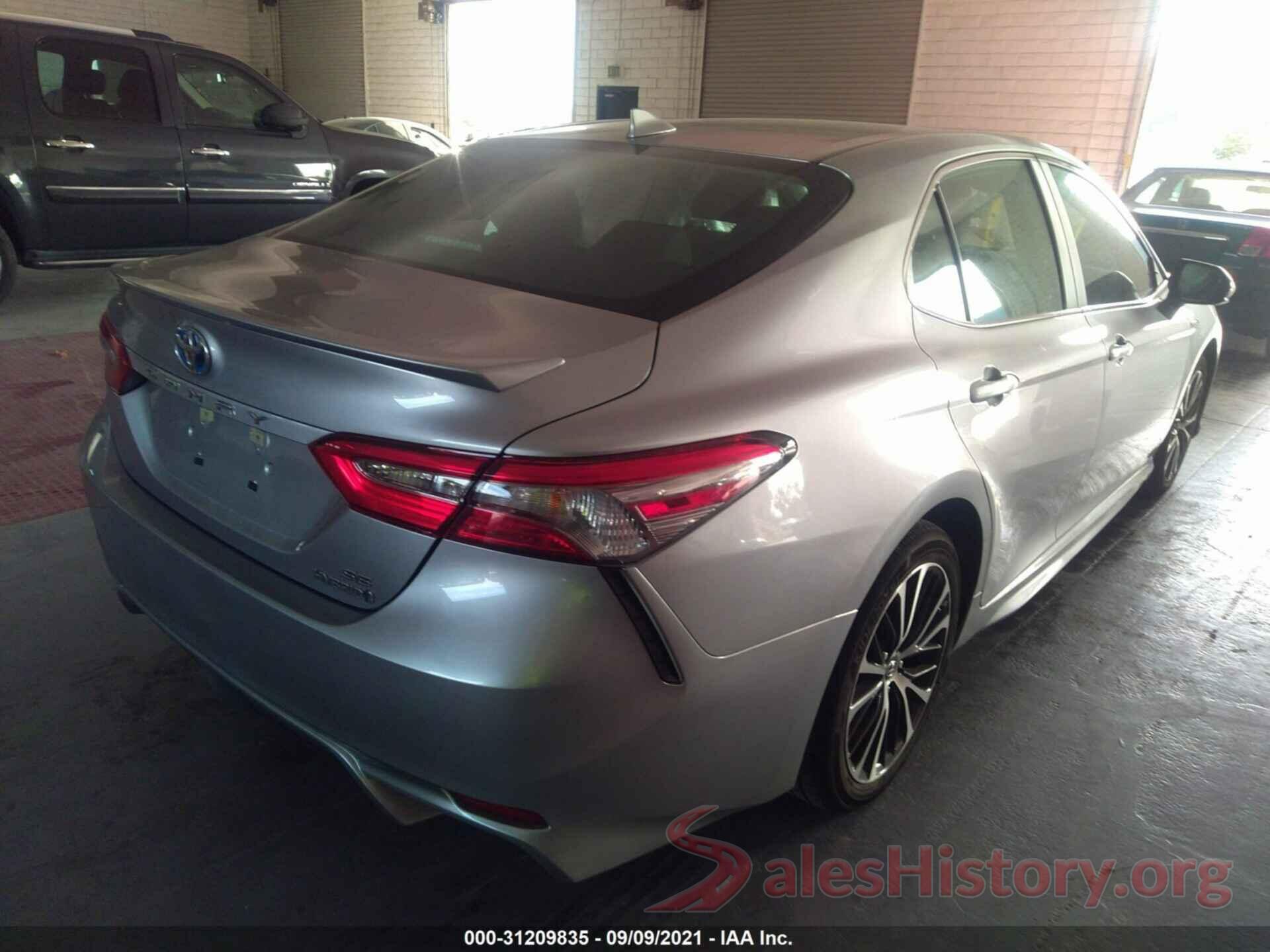 4T1B21HK1KU513828 2019 TOYOTA CAMRY