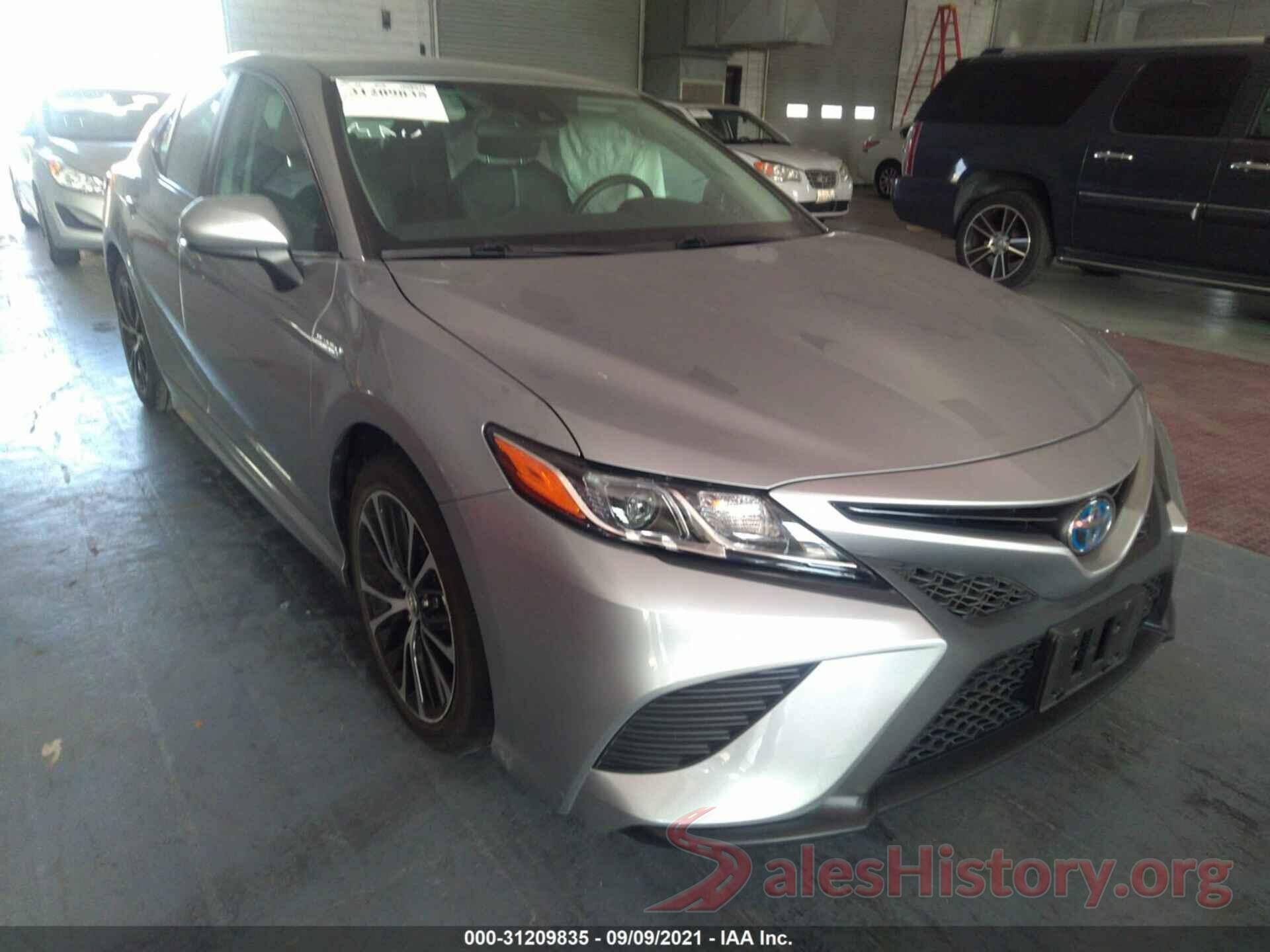 4T1B21HK1KU513828 2019 TOYOTA CAMRY