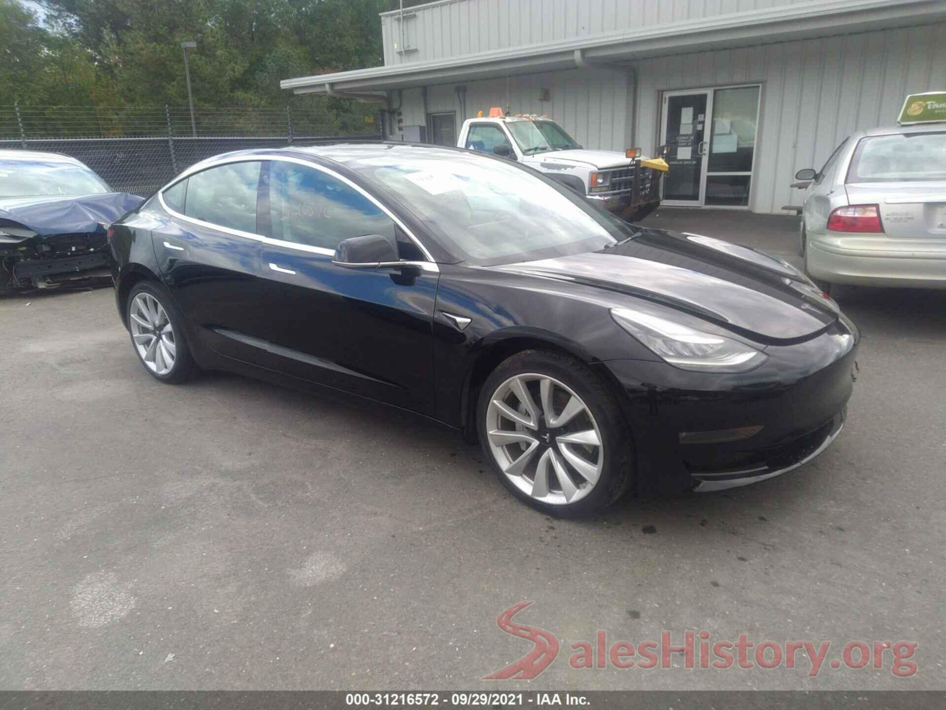 5YJ3E1EB9KF388722 2019 TESLA MODEL 3