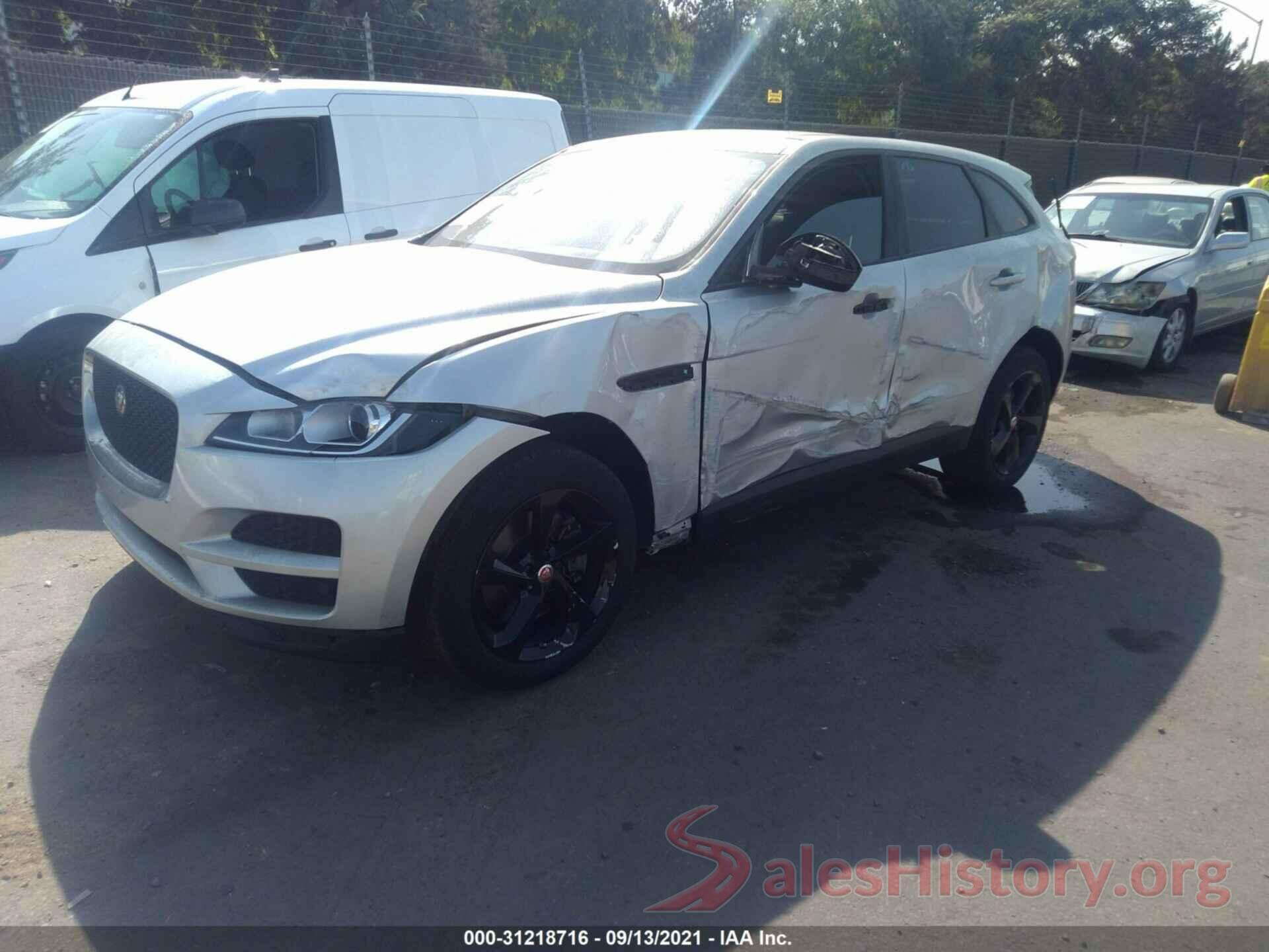 SADCJ2BV6HA885135 2017 JAGUAR F-PACE