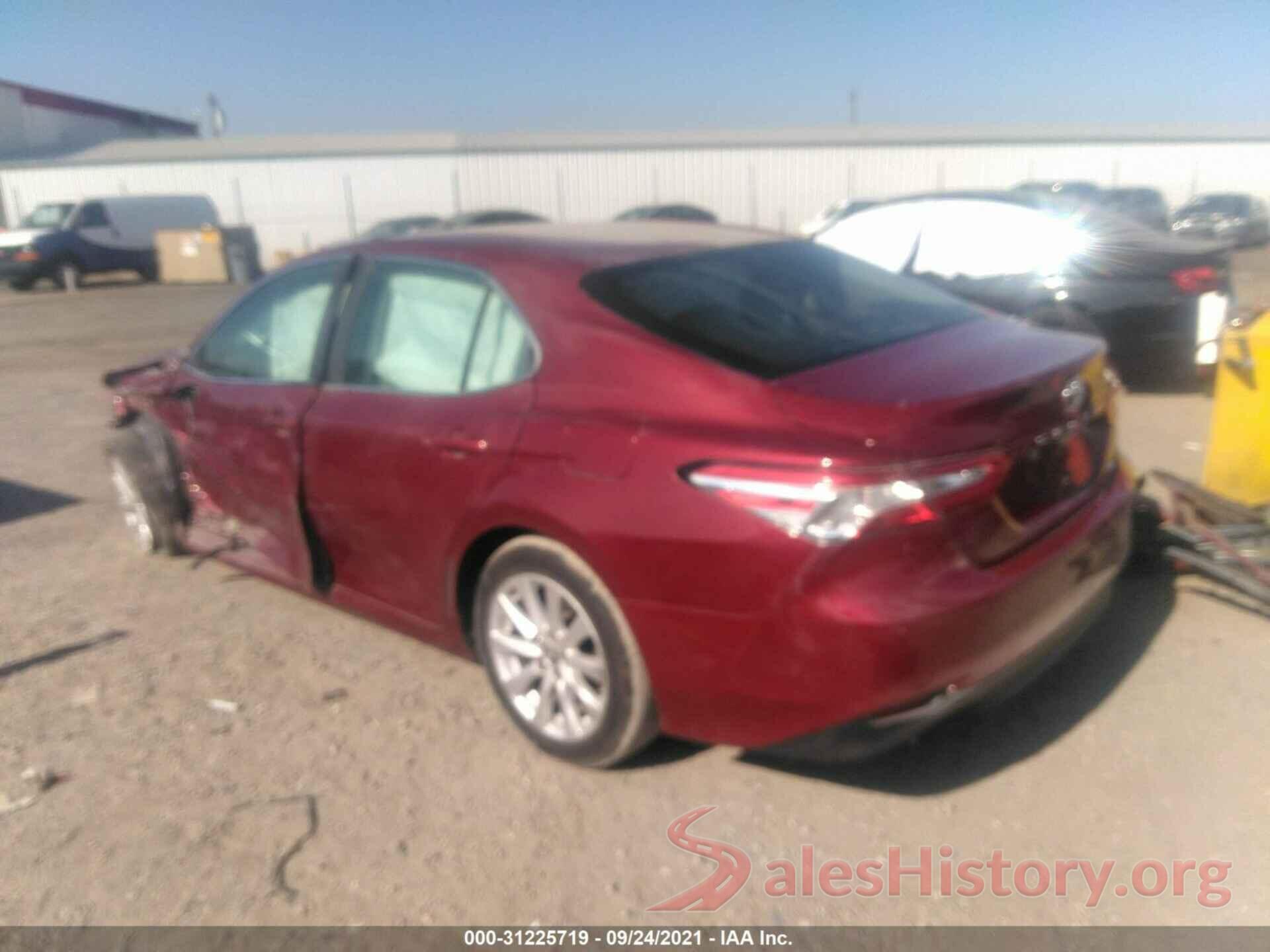 4T1B11HK4JU583082 2018 TOYOTA CAMRY