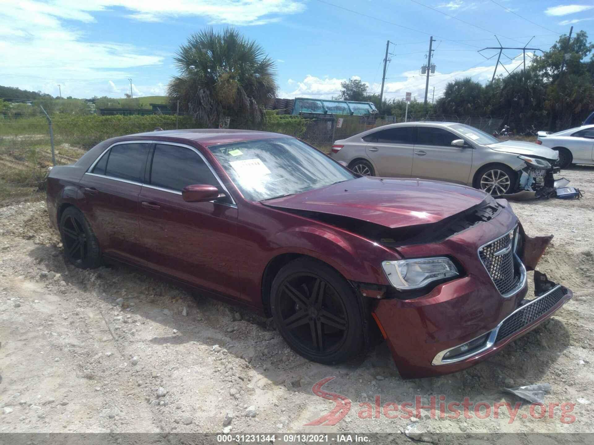 2C3CCAAG7JH143082 2018 CHRYSLER 300