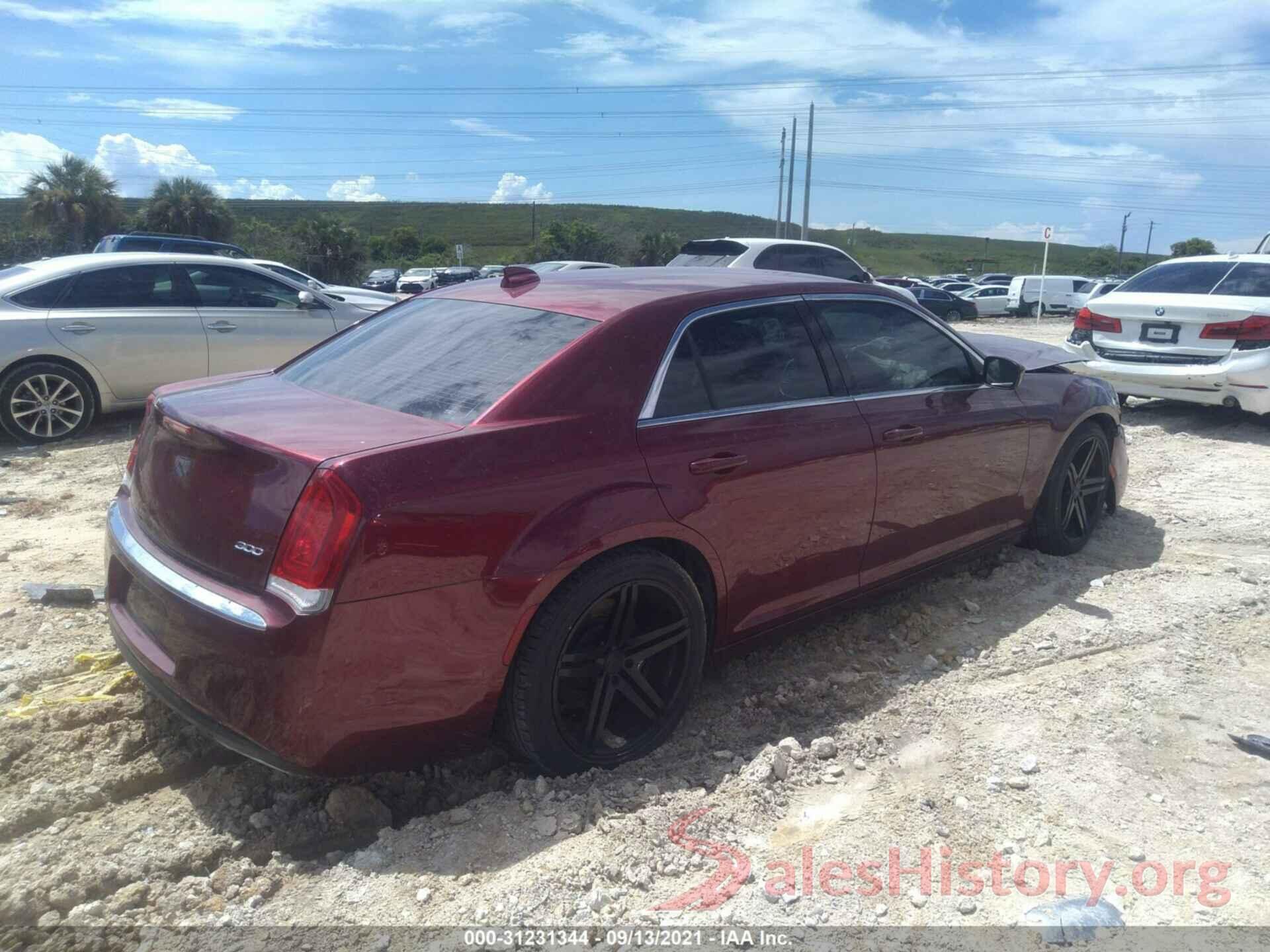 2C3CCAAG7JH143082 2018 CHRYSLER 300