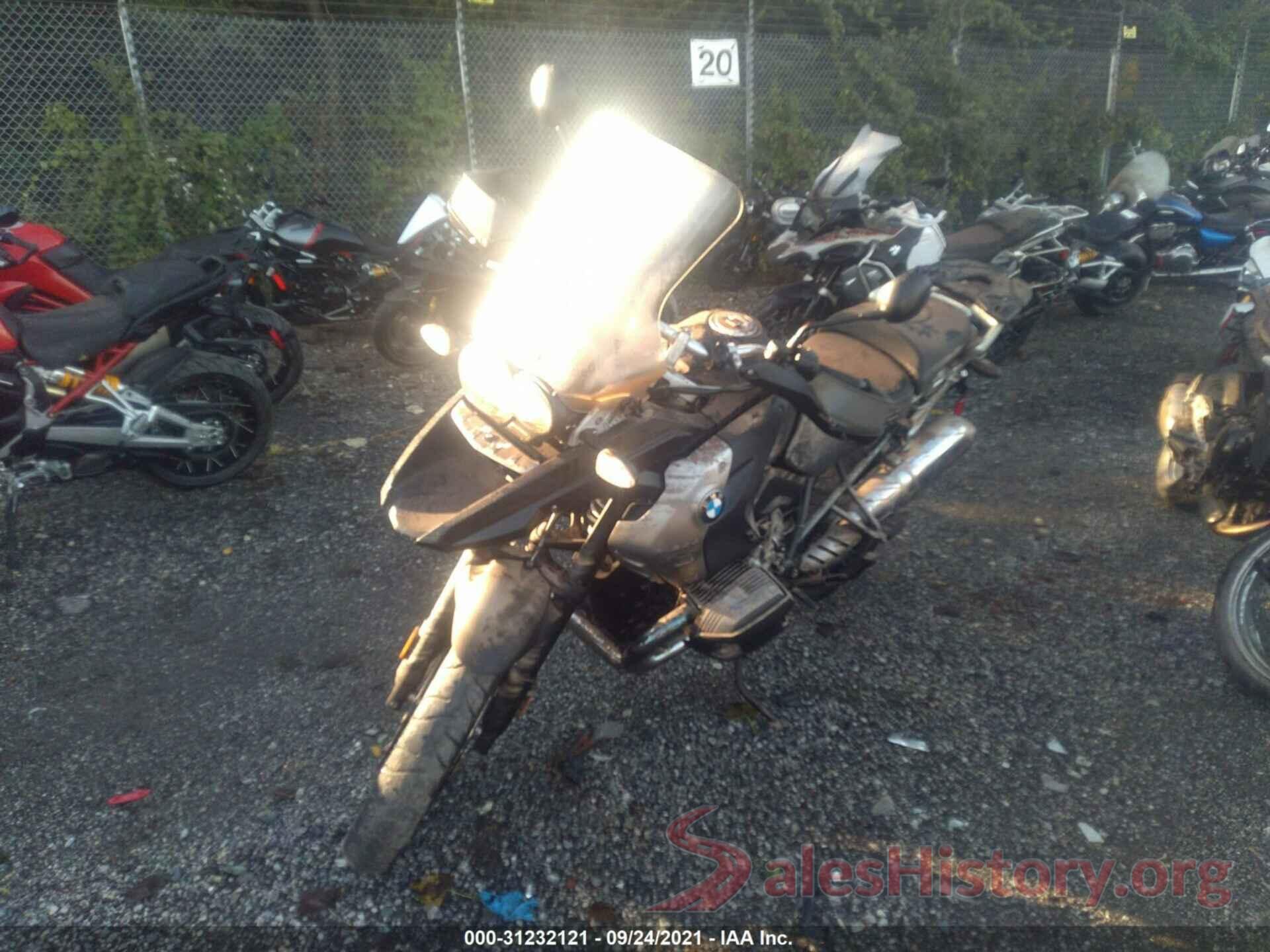 WB1046004CZX52336 2012 BMW R1200