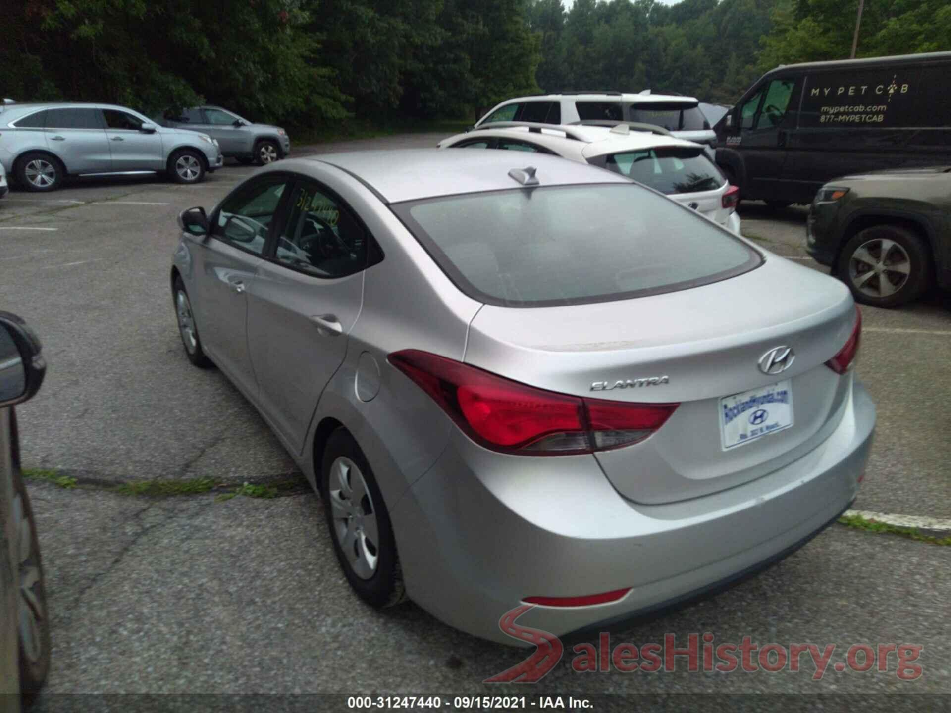 5NPDH4AE3GH785686 2016 HYUNDAI ELANTRA