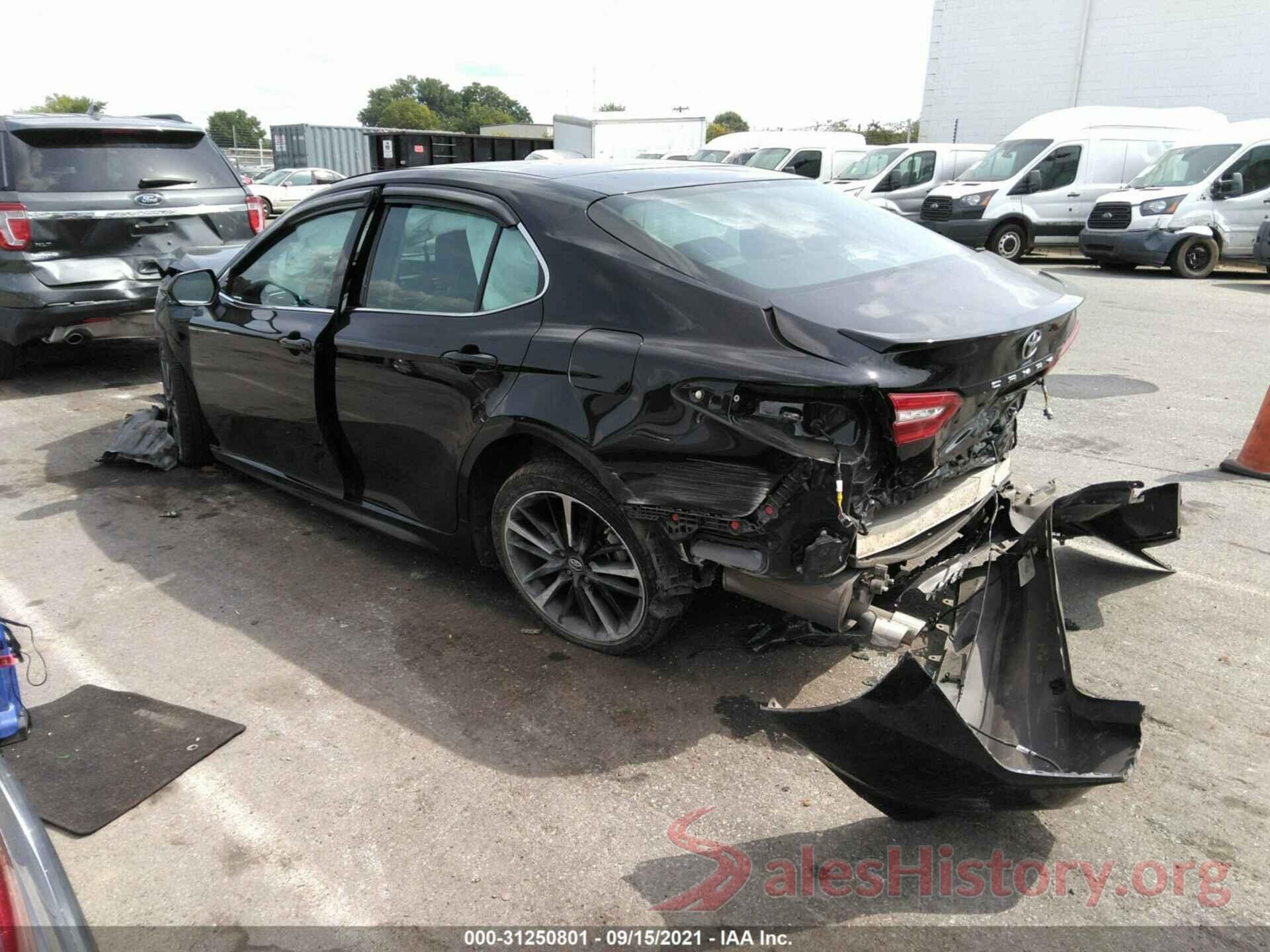 4T1B61HK0JU011606 2018 TOYOTA CAMRY