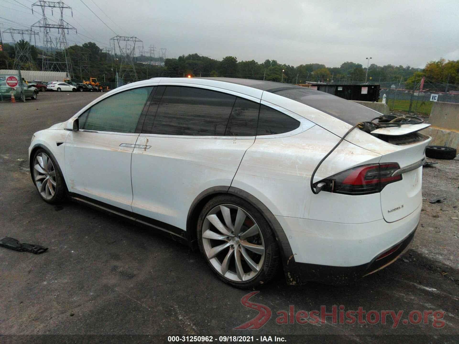 5YJXCBE20HF044489 2017 TESLA MODEL X