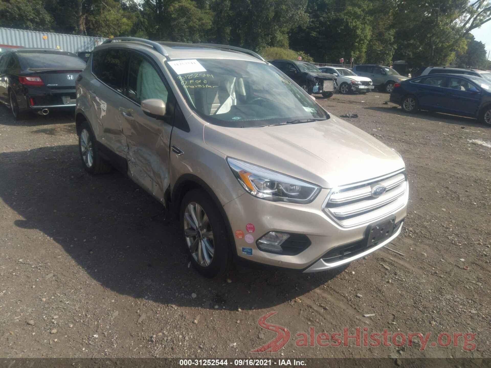 1FMCU9J91HUD33388 2017 FORD ESCAPE