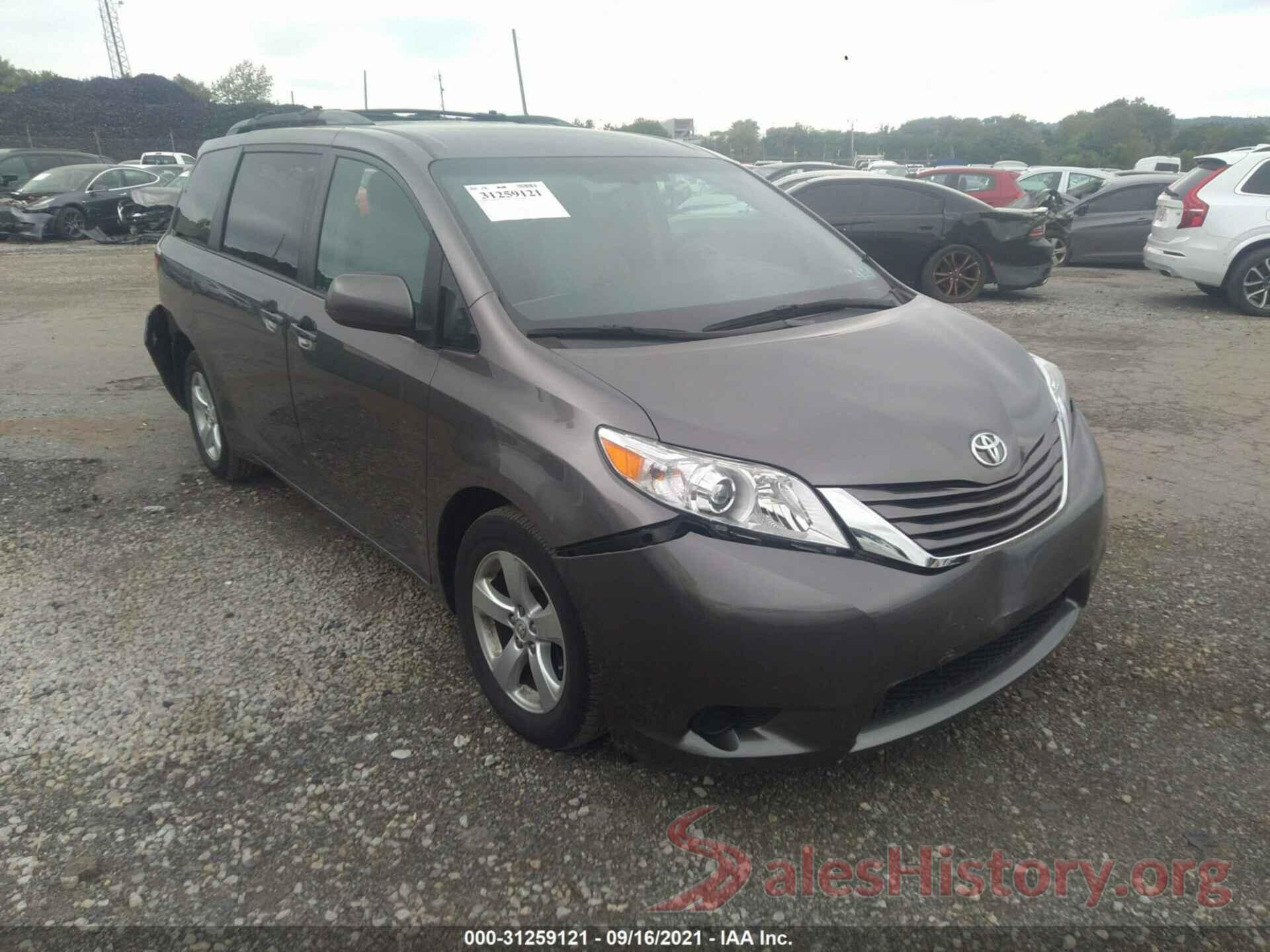 5TDKZ3DC8HS887859 2017 TOYOTA SIENNA