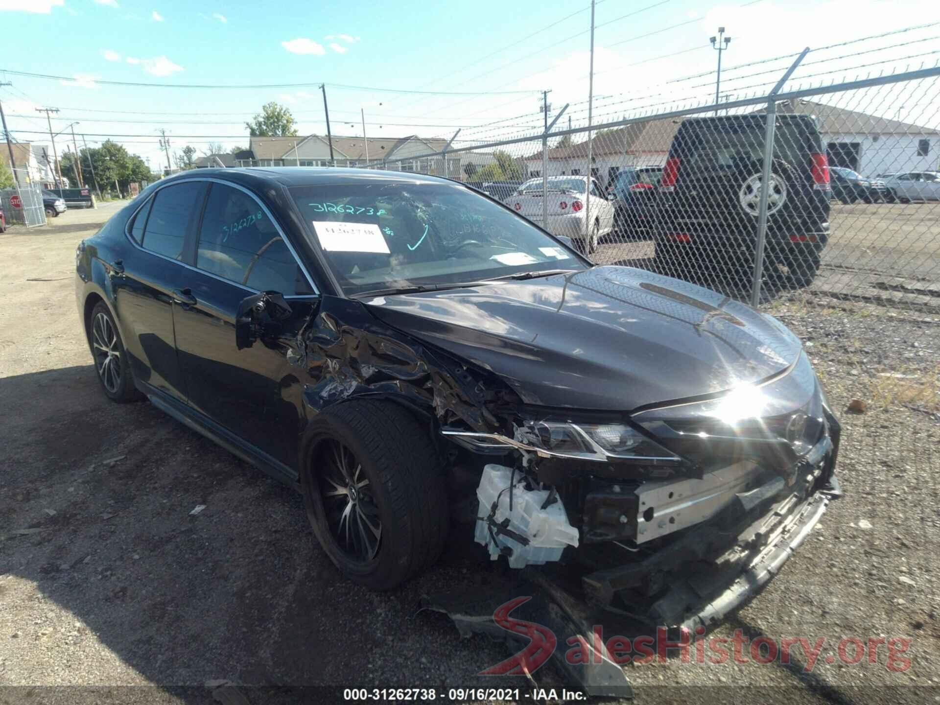 4T1B11HK8JU613507 2018 TOYOTA CAMRY