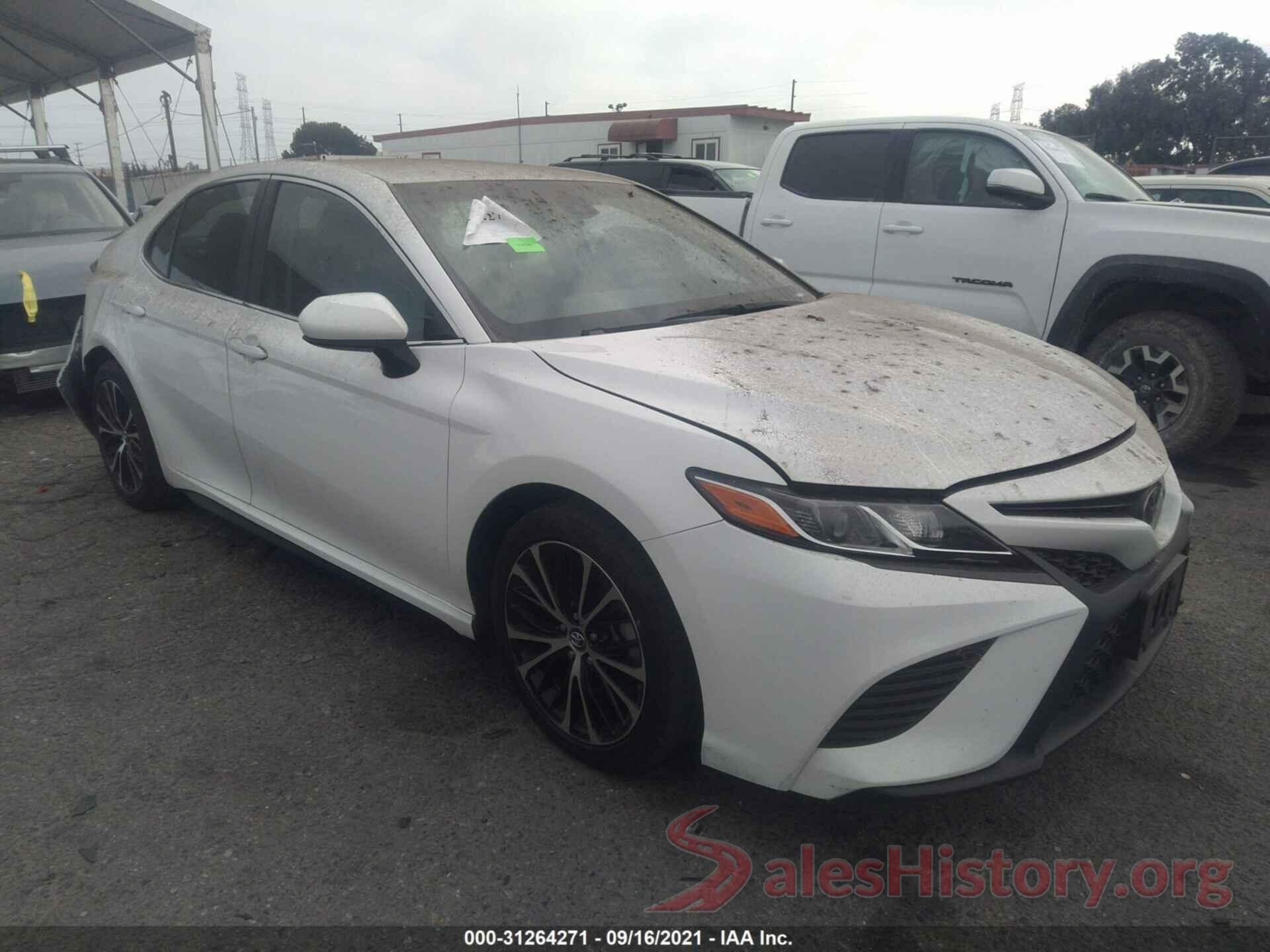 4T1B11HKXJU135526 2018 TOYOTA CAMRY